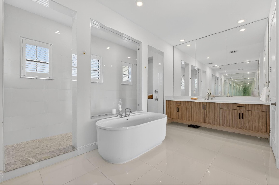 Parkland Bay 183-49 B - Residential