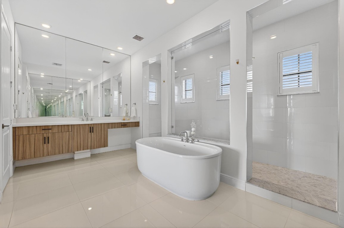 Parkland Bay 183-49 B - Residential