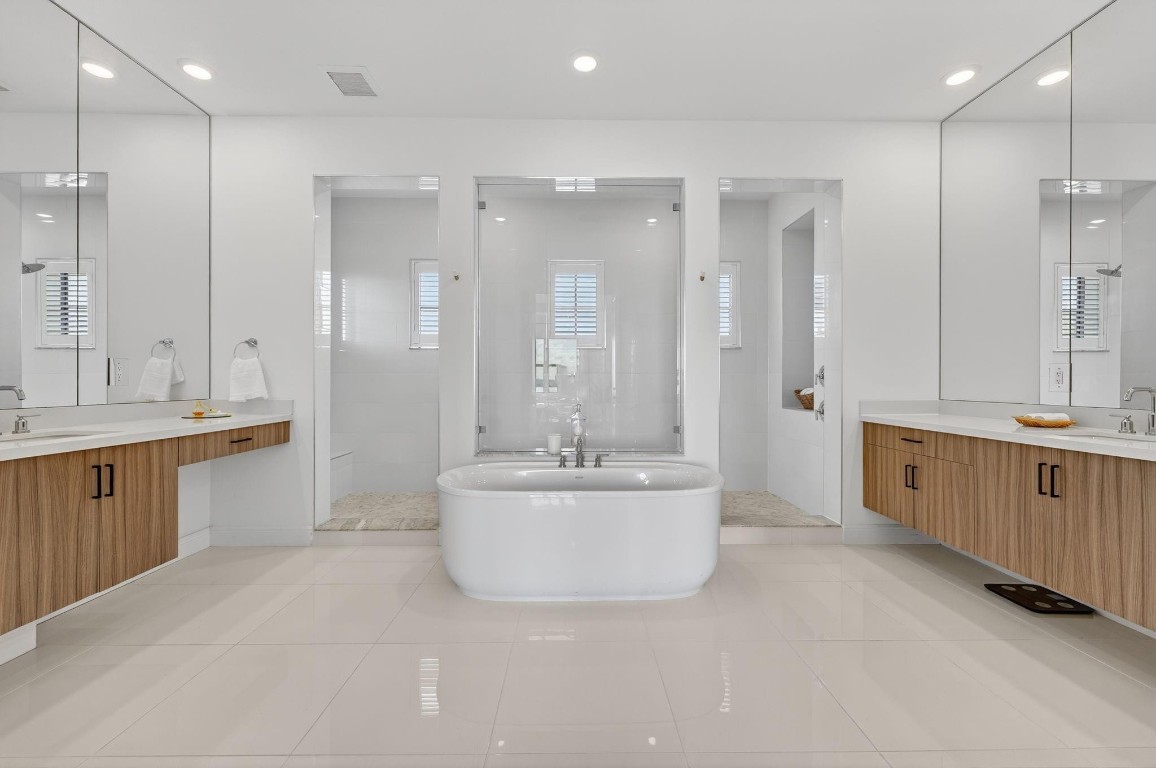 Parkland Bay 183-49 B - Residential