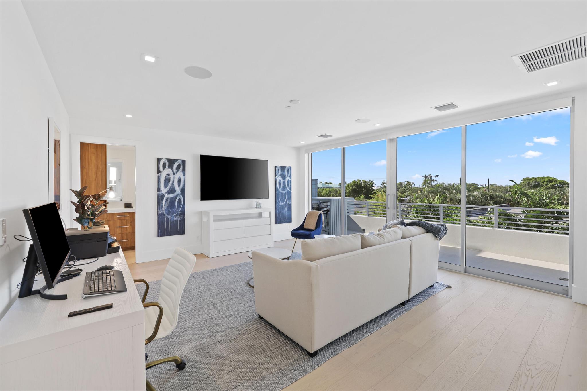 DELRAY TOWN OF - Residential Lease