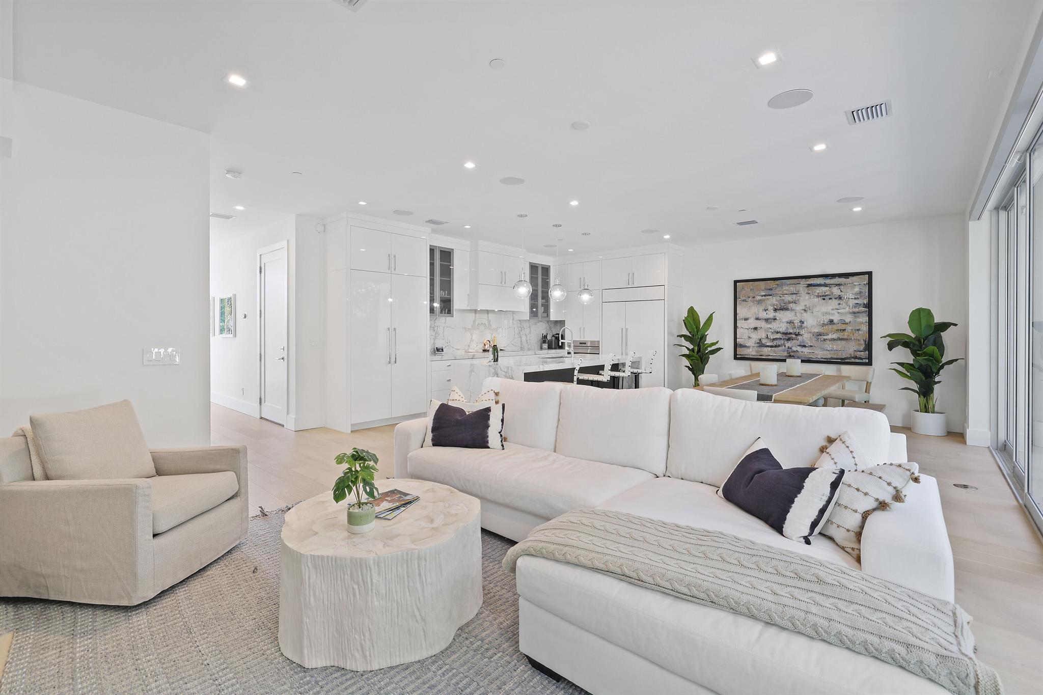 DELRAY TOWN OF - Residential Lease