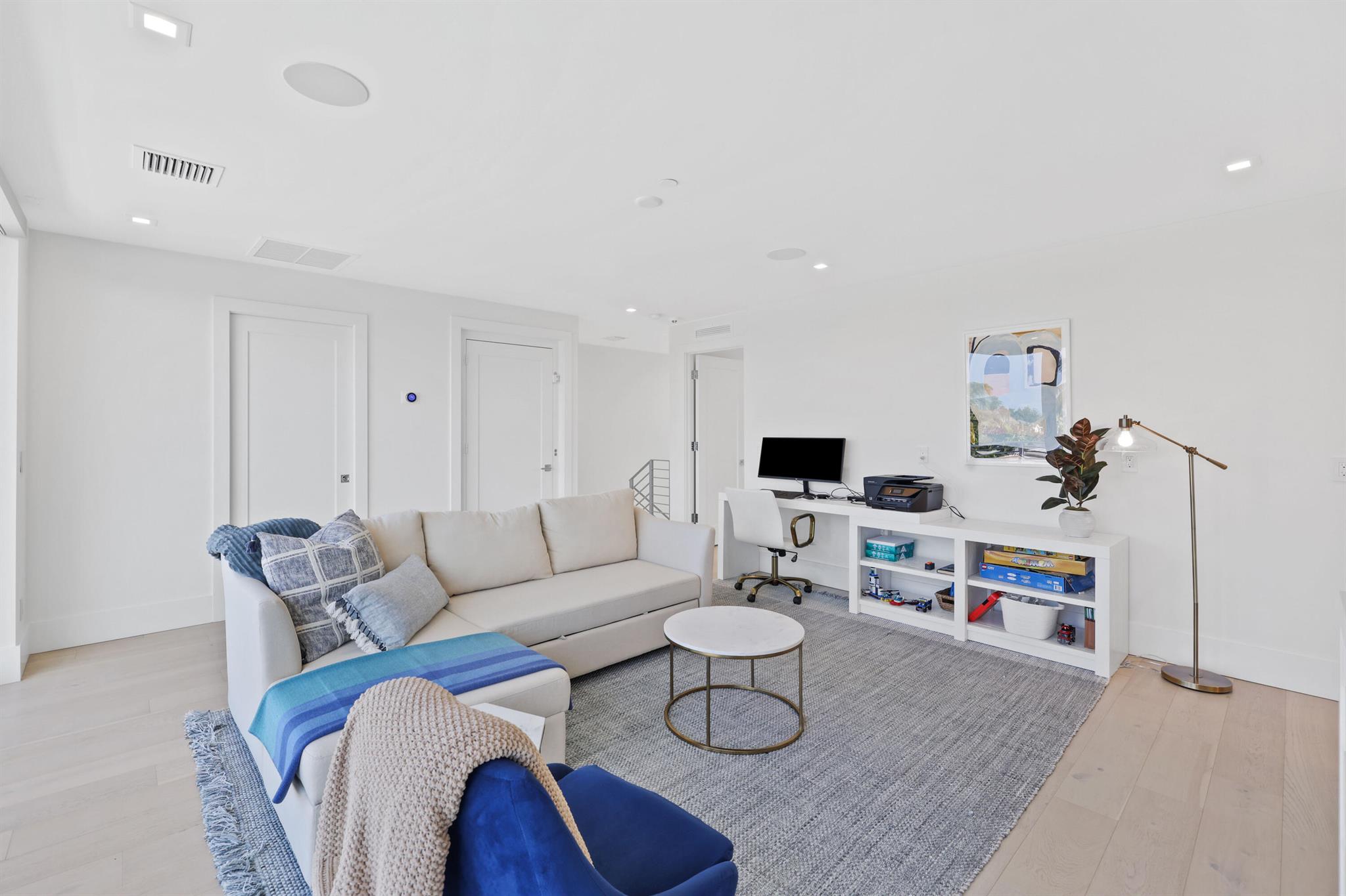 DELRAY TOWN OF - Residential Lease