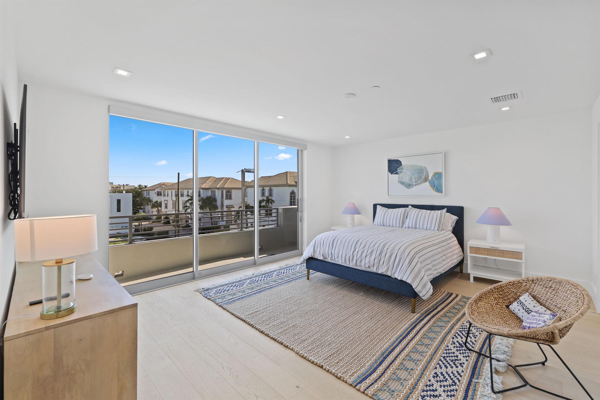 DELRAY TOWN OF - Residential Lease