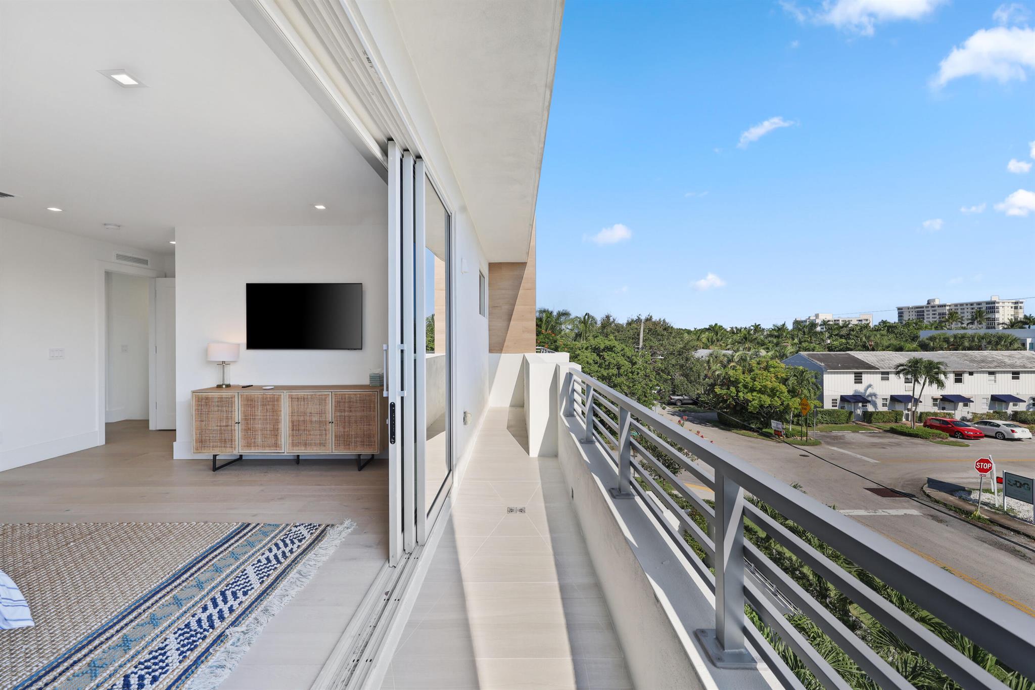 DELRAY TOWN OF - Residential Lease