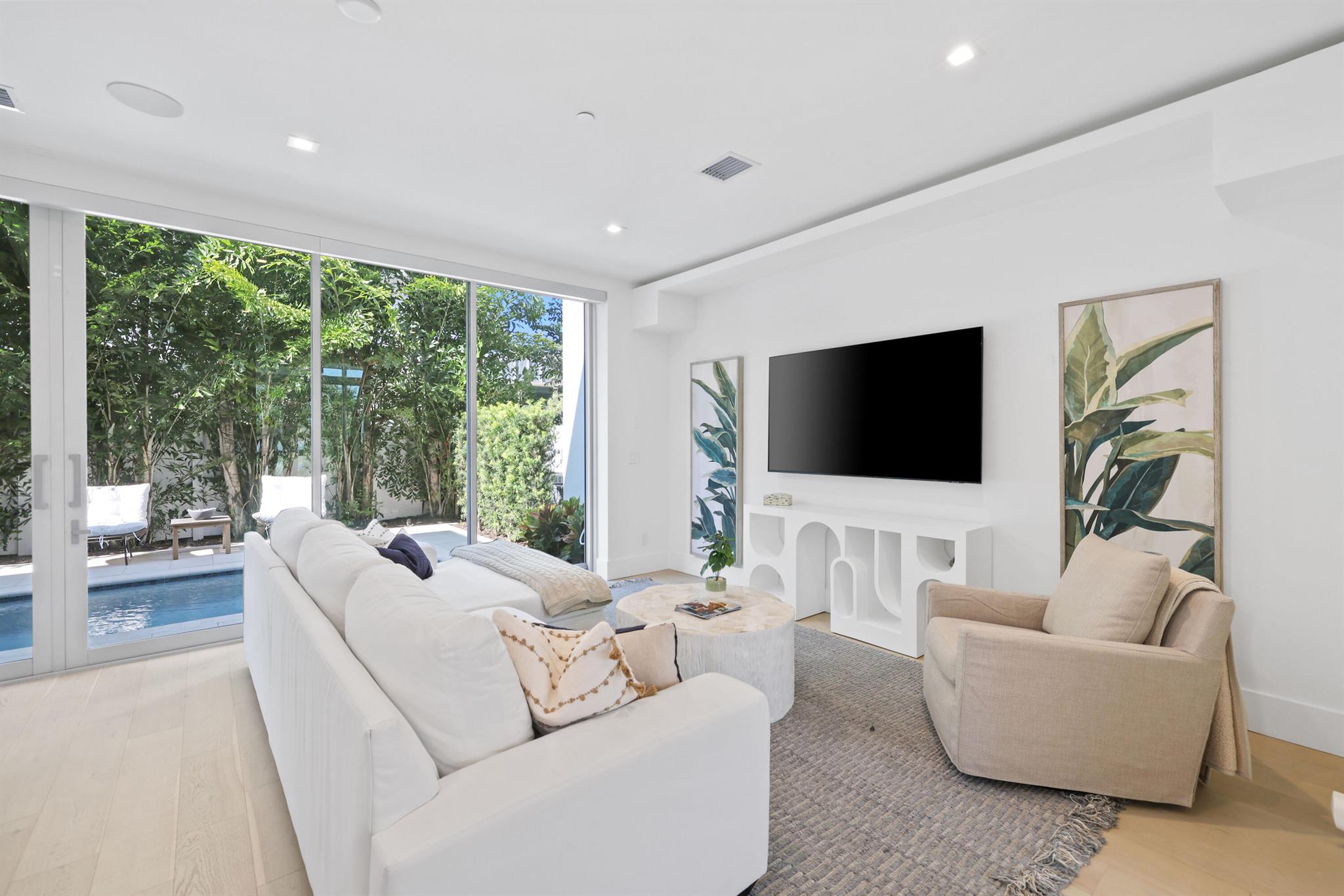 DELRAY TOWN OF - Residential Lease