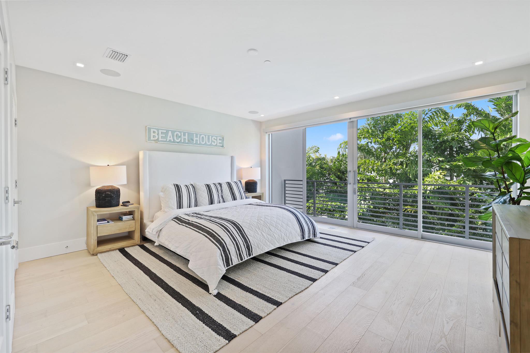 DELRAY TOWN OF - Residential Lease