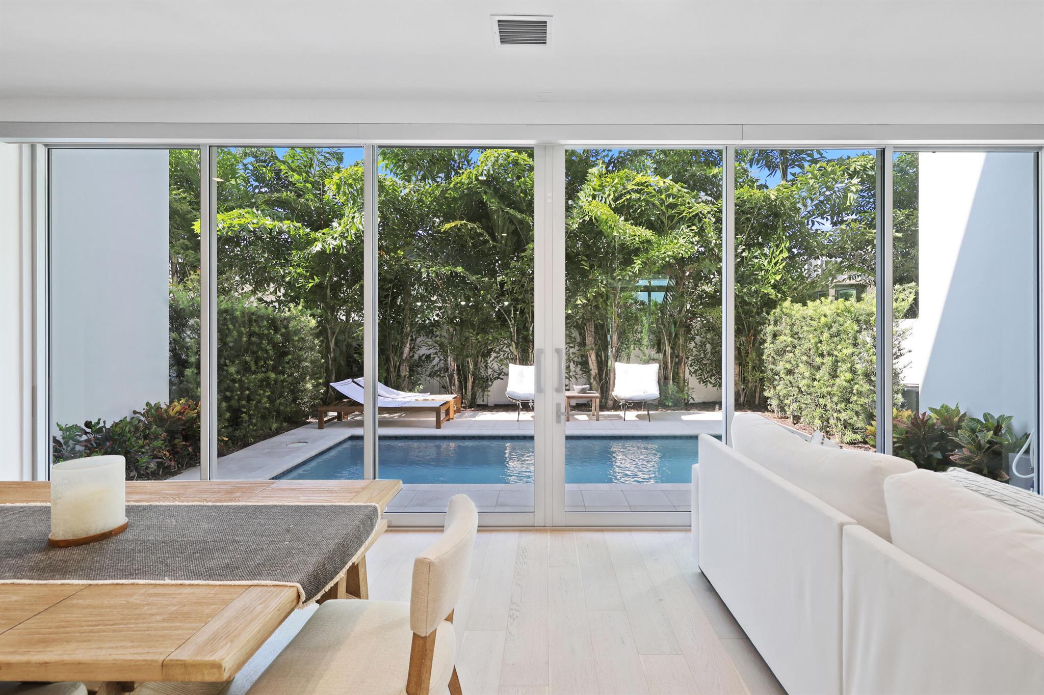 DELRAY TOWN OF - Residential Lease
