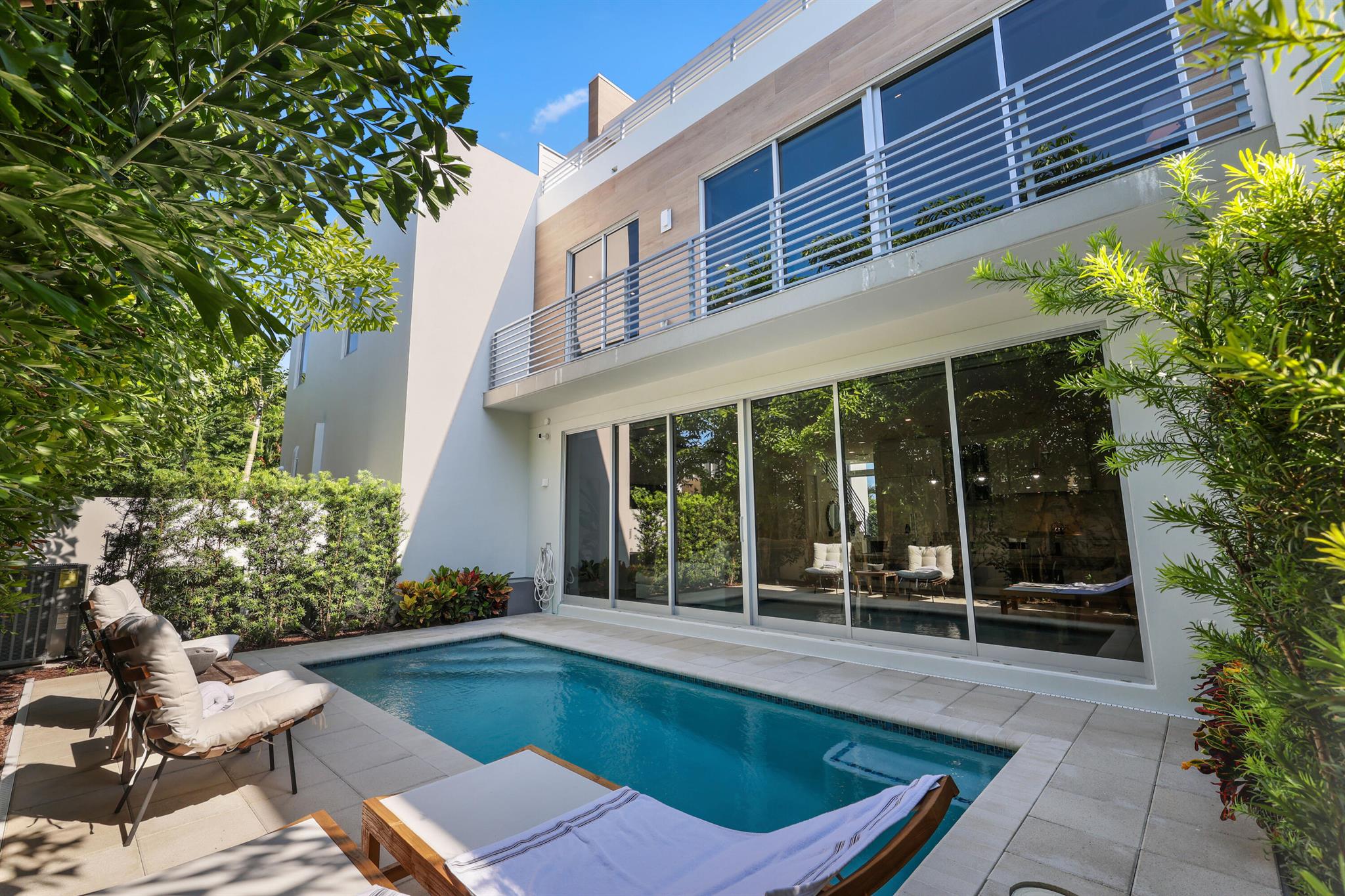 DELRAY TOWN OF - Residential Lease