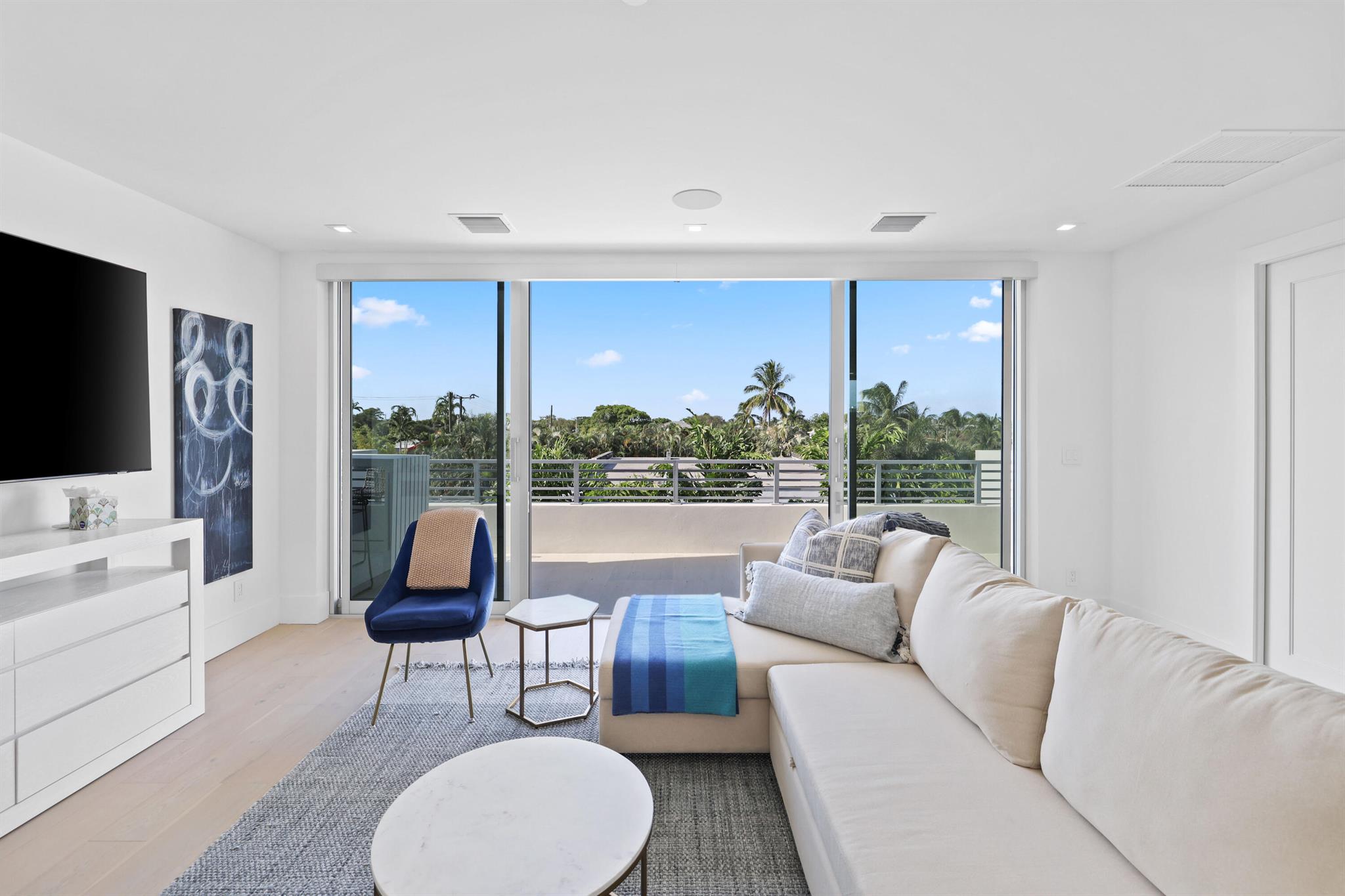 DELRAY TOWN OF - Residential Lease