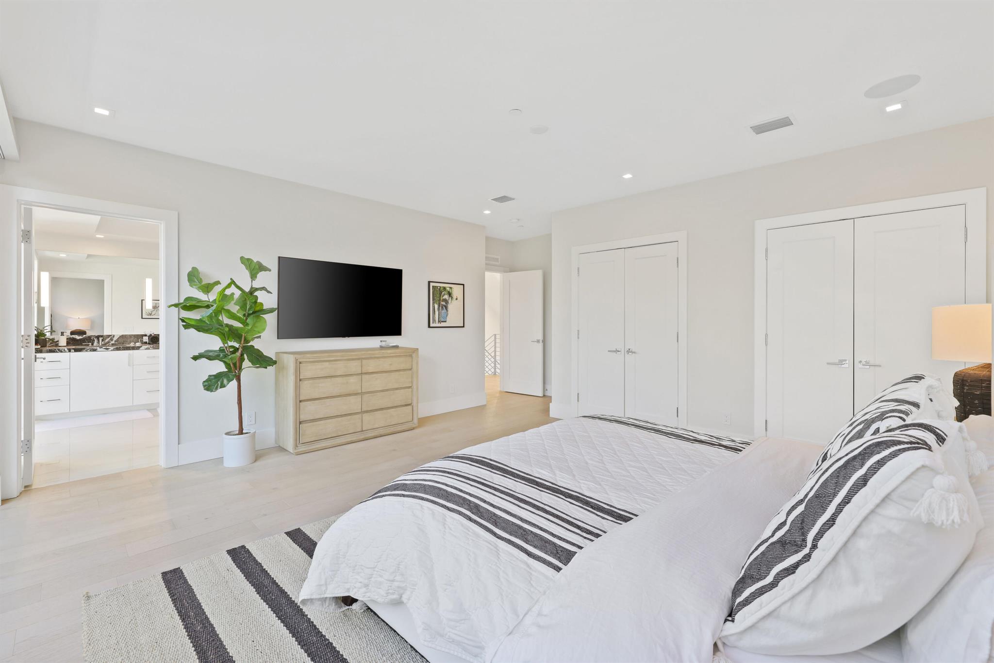 DELRAY TOWN OF - Residential Lease