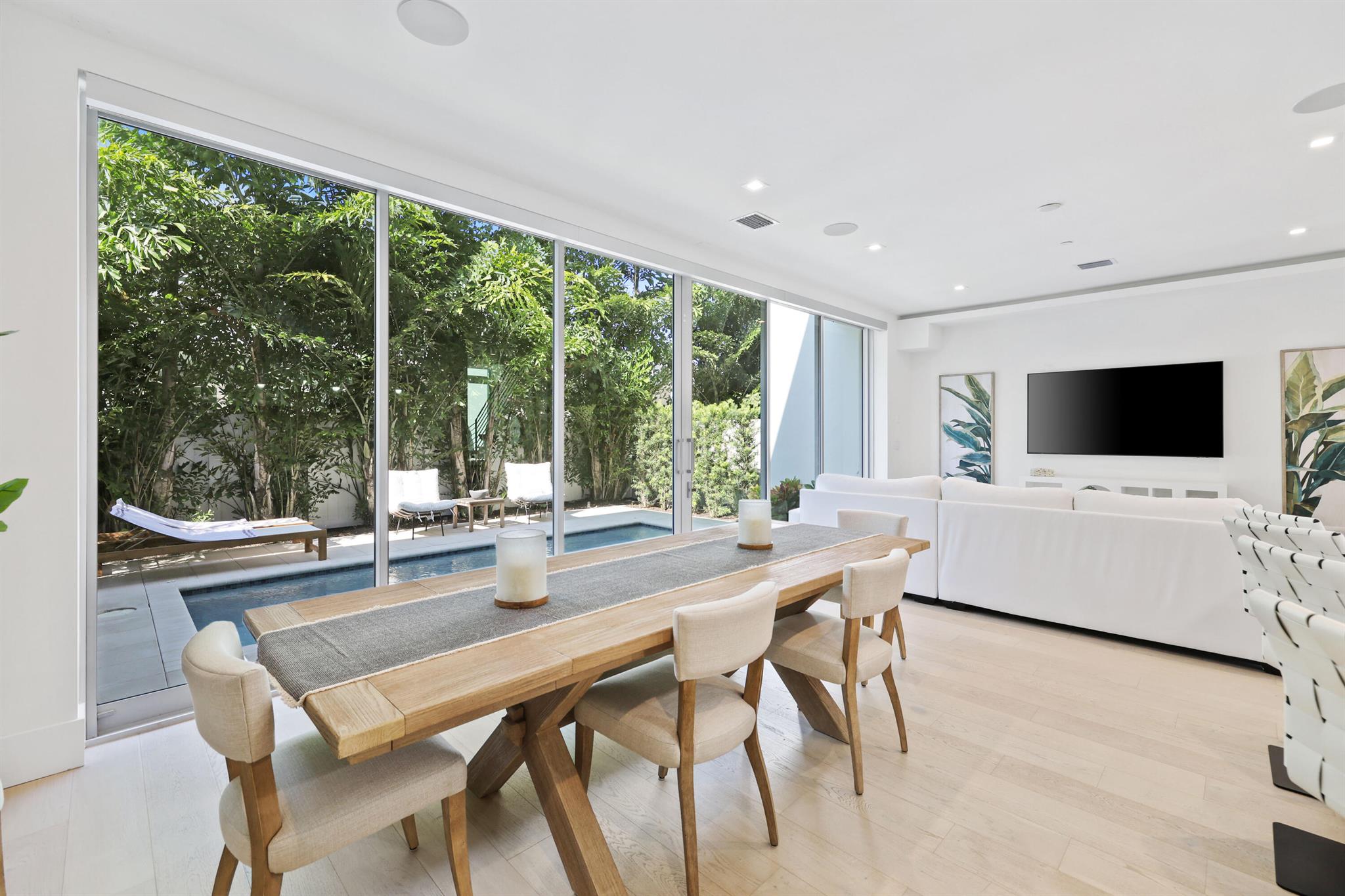 DELRAY TOWN OF - Residential Lease