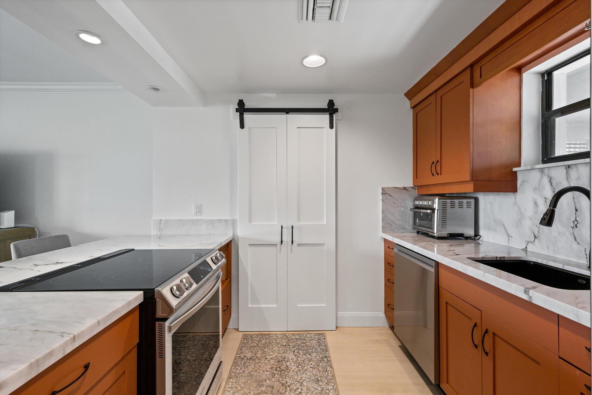 PEBBLEWOOD CONDO - Residential Lease