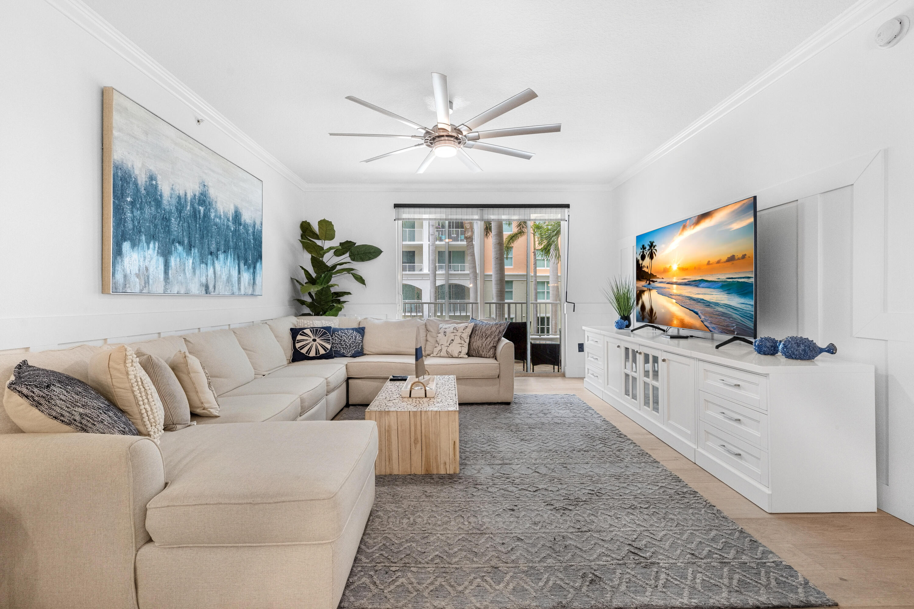 806 E Windward Way 213