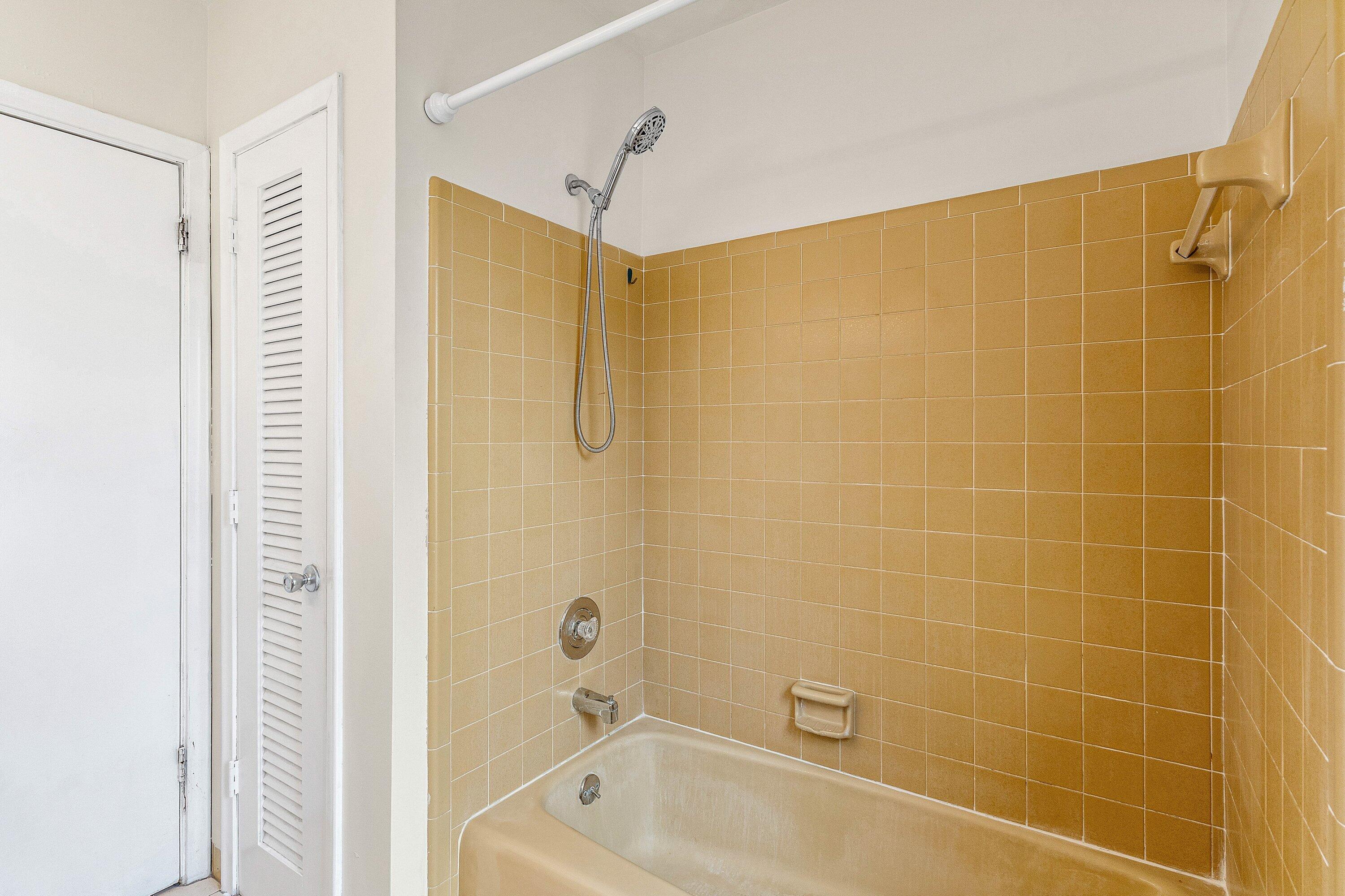 THE PINELANDS - Residential Lease