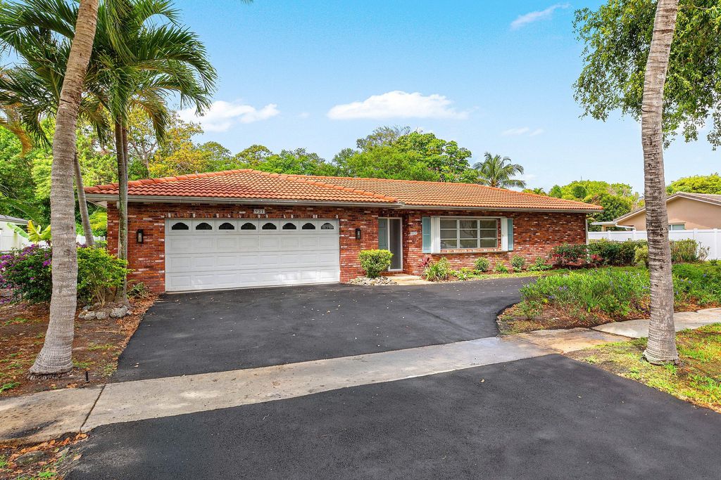 Photo of 931 NW 9th Court, Boca Raton, FL 33486 (MLS # B26011485)