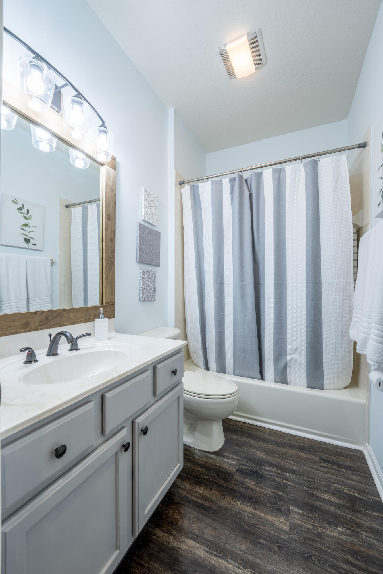 CASTLE PINES - Residential