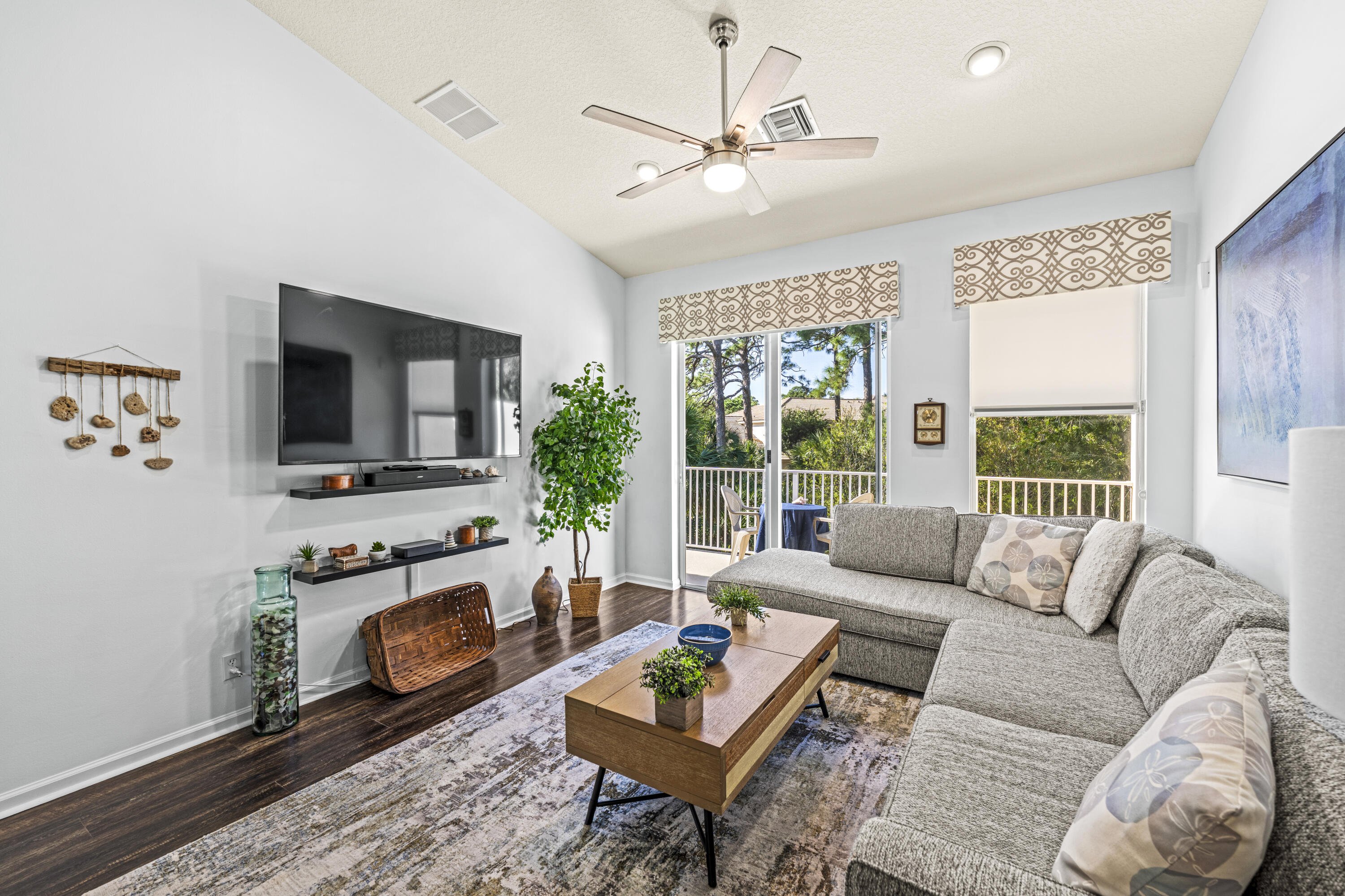 CASTLE PINES - Residential