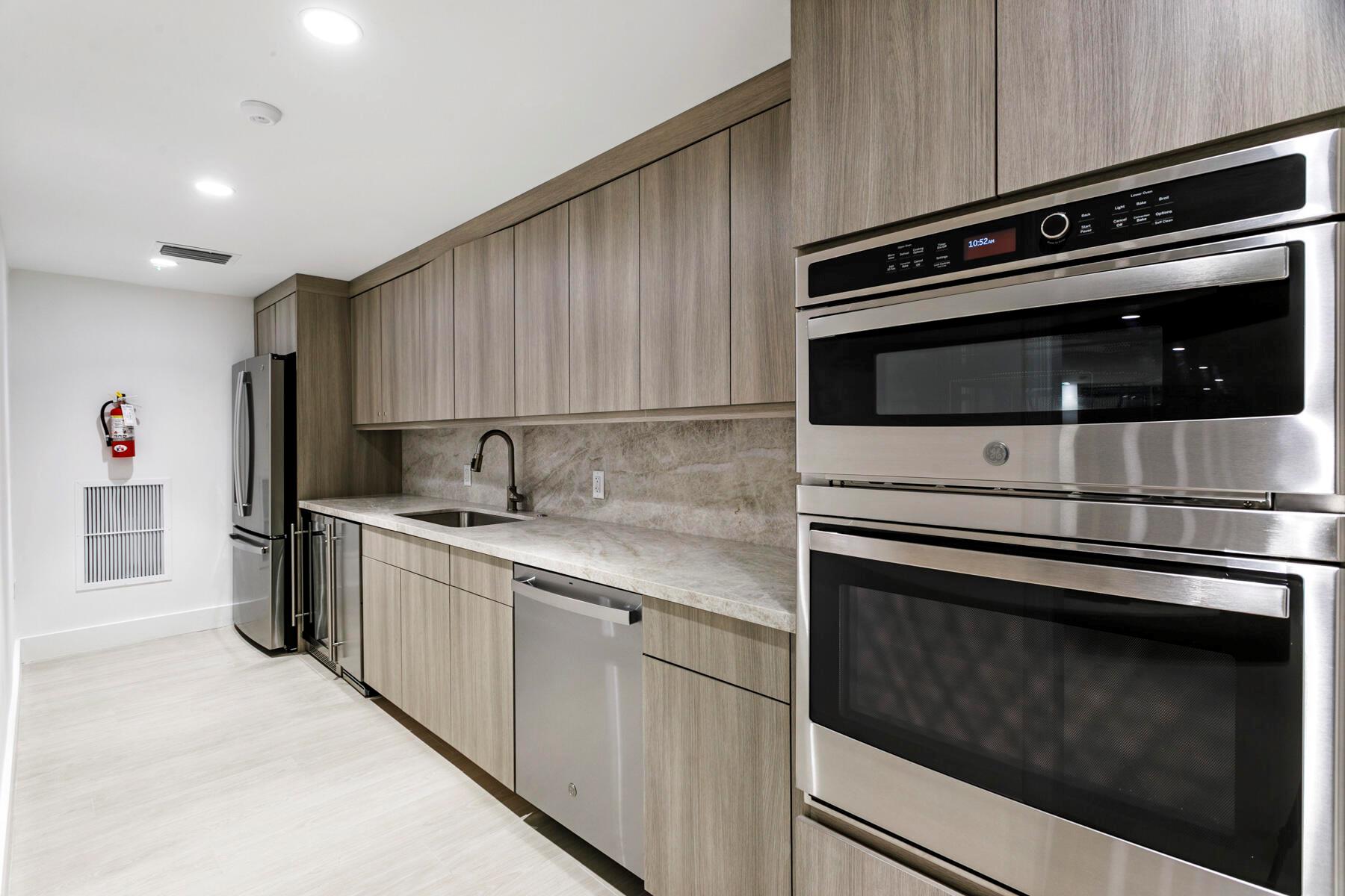 CARLYLE HOUSE CONDO - Residential Lease