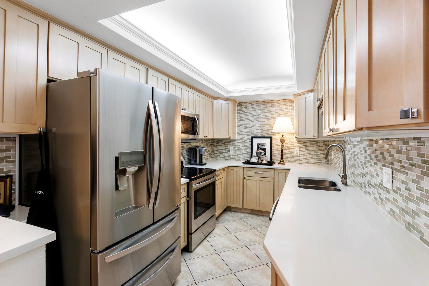 CARLYLE HOUSE CONDO - Residential Lease