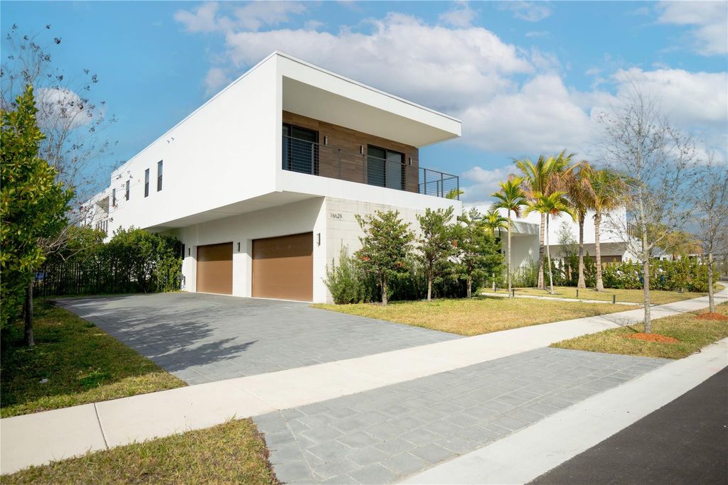 Photo of 16629 N Botaniko Drive, Fort Lauderdale, FL 33326 (MLS # F10552639)