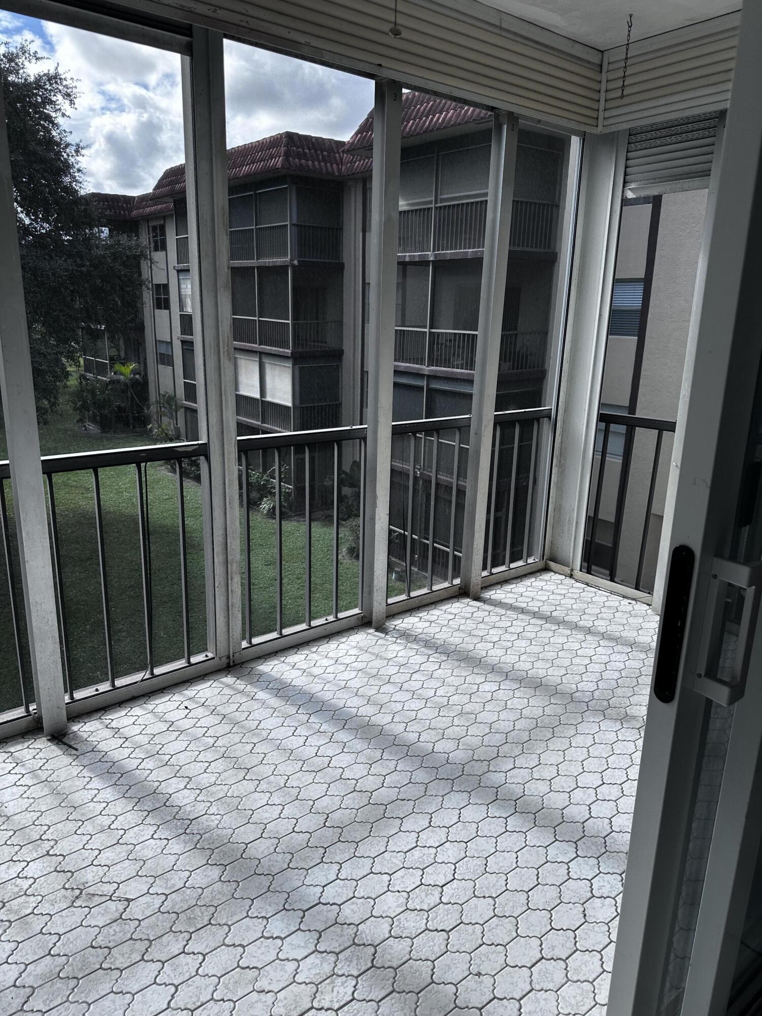 INVERRARY COUNTRY CLUB - Residential