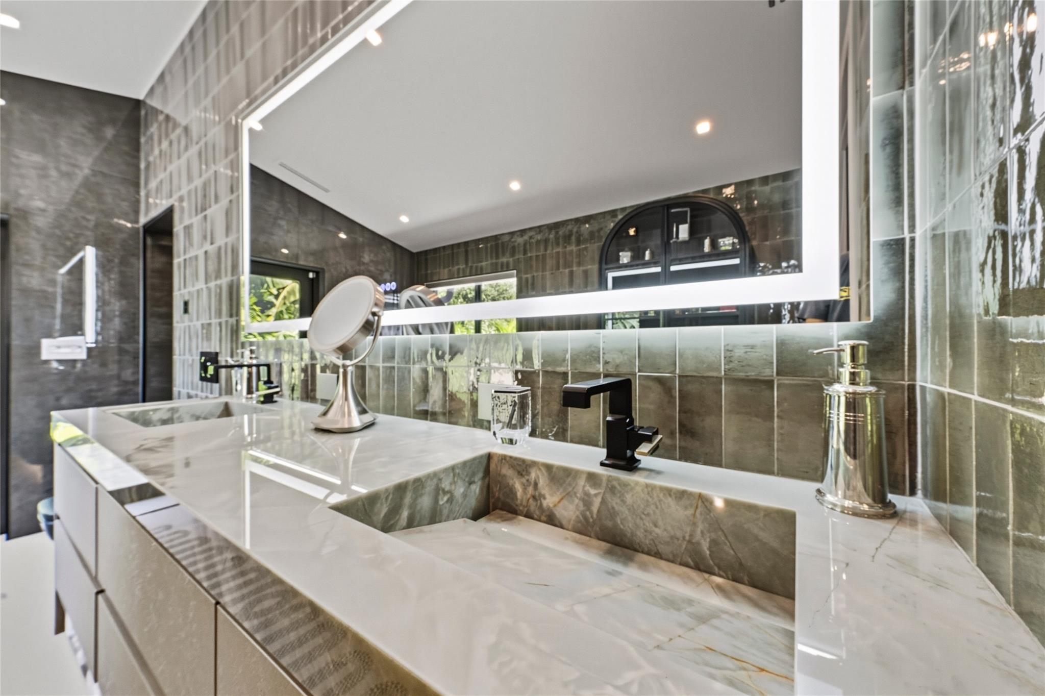 HARBOR BEACH - Residential