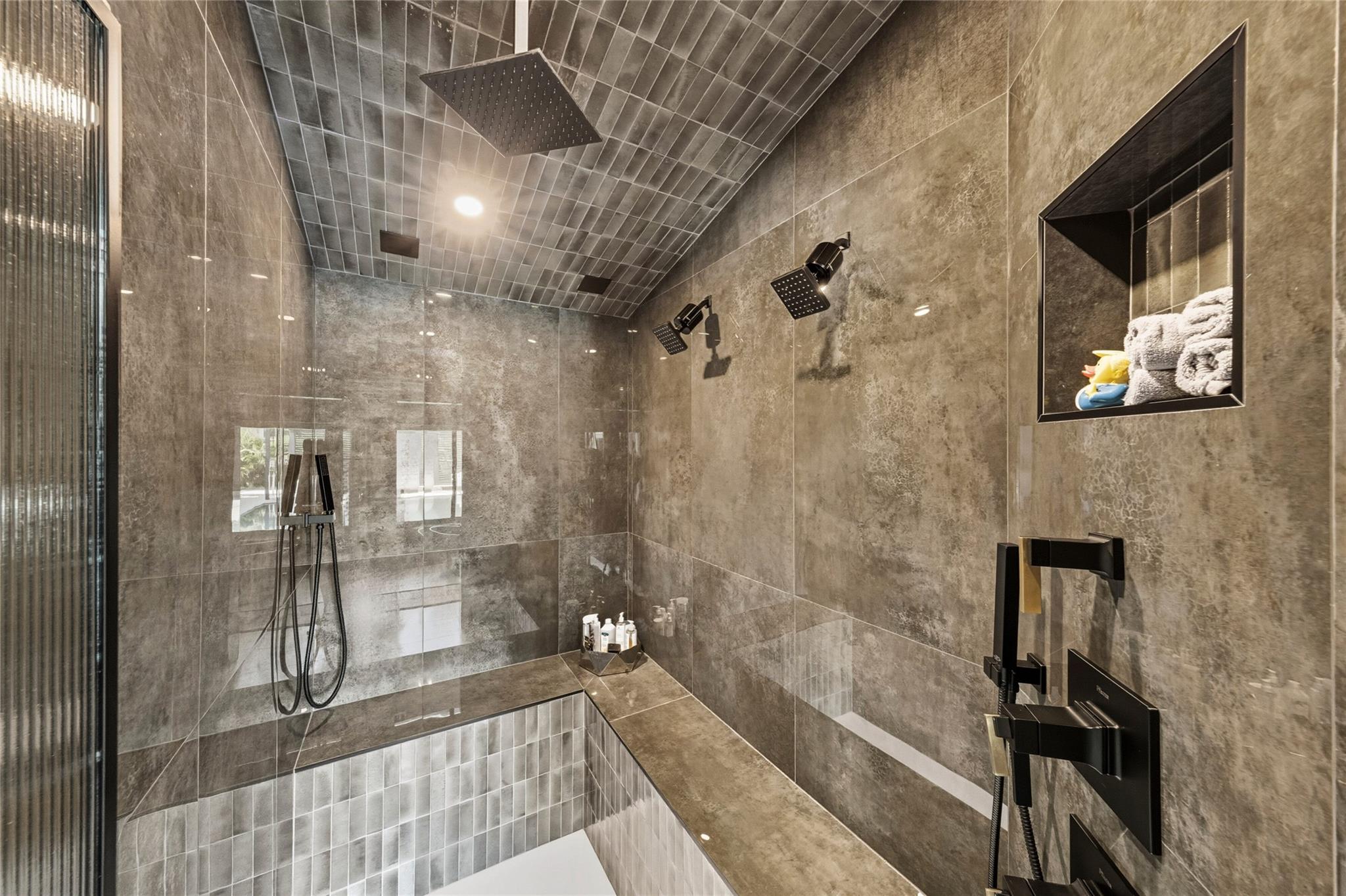 HARBOR BEACH - Residential