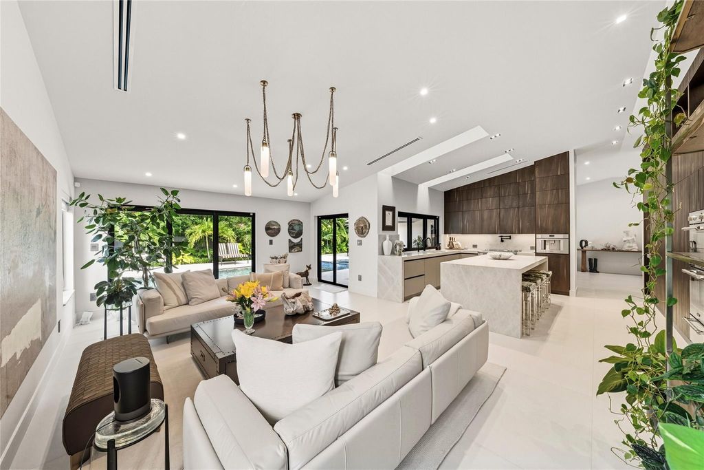 Photo of 1621 Seabreeze Blvd, Fort Lauderdale, FL 33316 (MLS # F10536342)