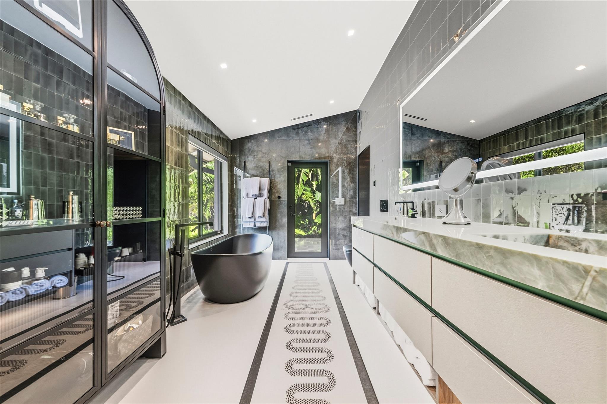 HARBOR BEACH - Residential