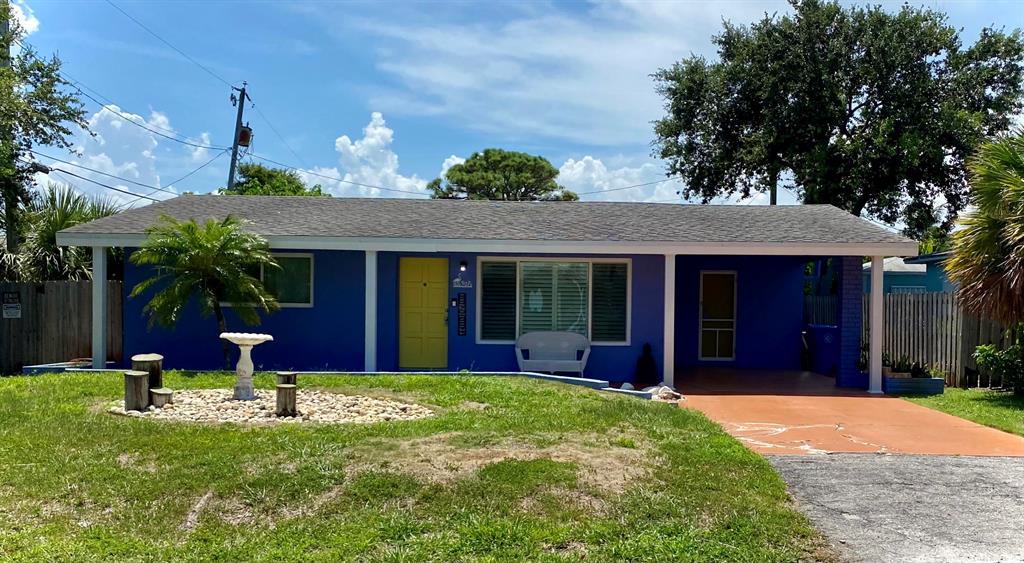 Unique home with a large master bedroom, new master bath, and second room with attached bathroom that could be the 2nd bedroom or multi purpose room. Large fenced in back yard! Pets welcome. Short distance to the beach and the famous Old Key Lime House . Only a block off the Intracoastal.
