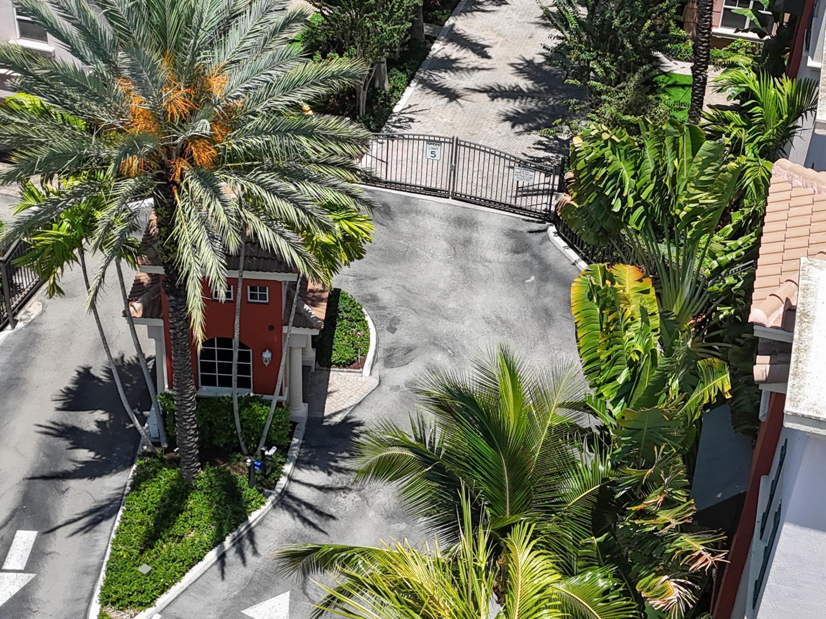 VILLA MEDICI CONDO - Residential