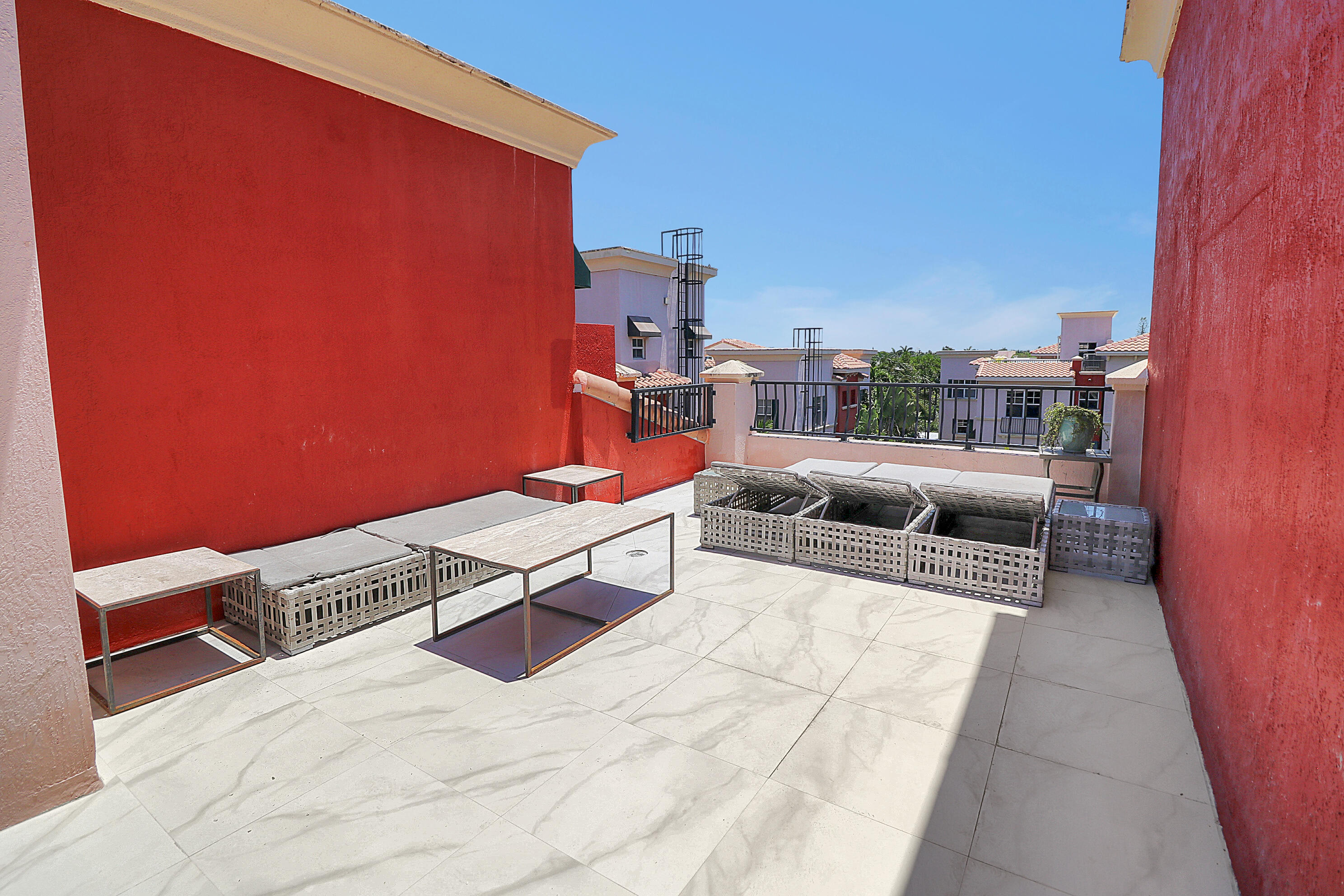 VILLA MEDICI CONDO - Residential