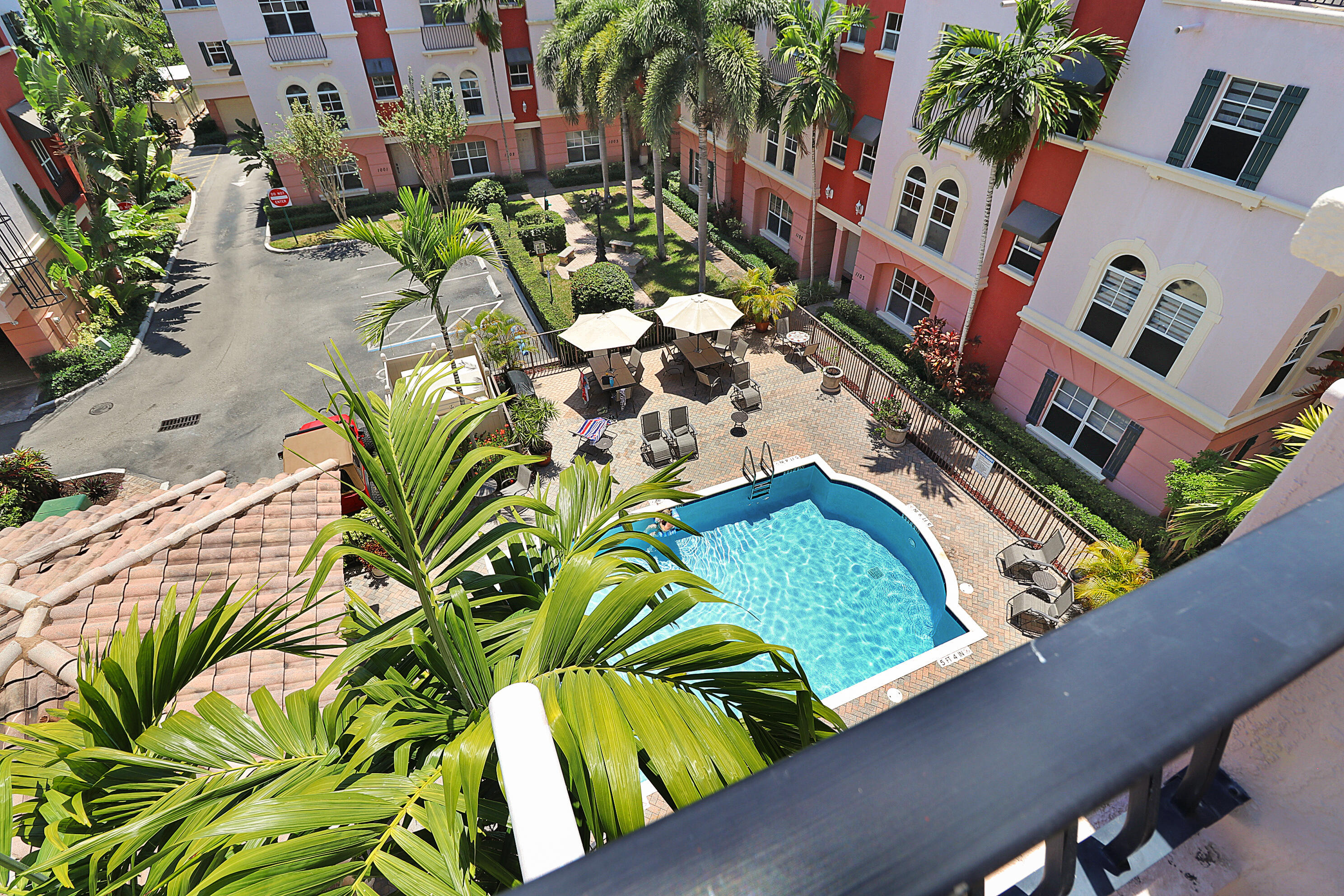 VILLA MEDICI CONDO - Residential