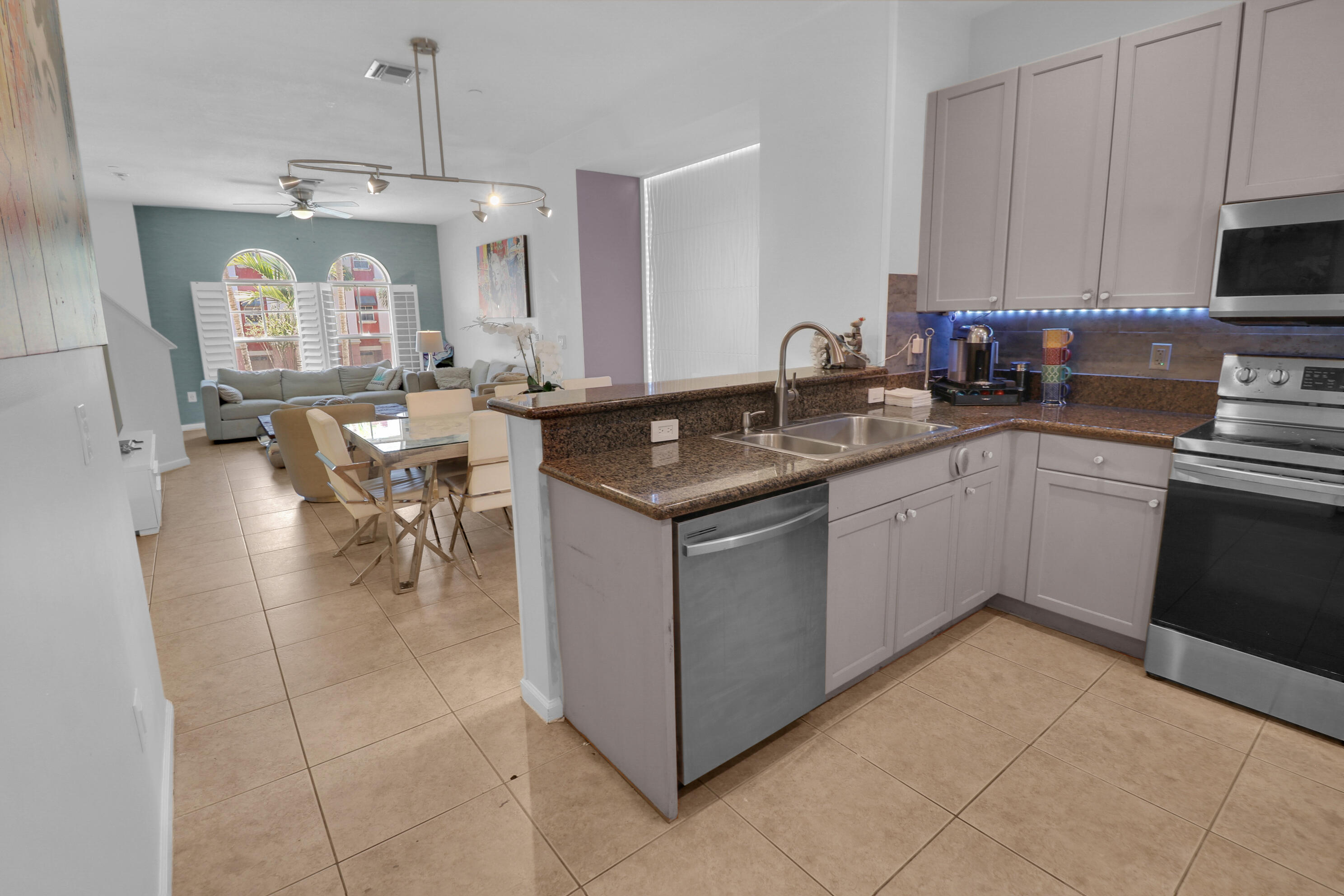 VILLA MEDICI CONDO - Residential