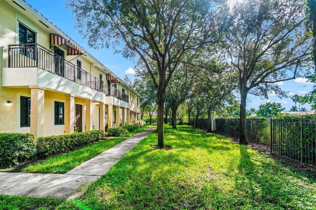 Photo of 2406 Venetian Way, Boynton Beach, FL 33426 (MLS # R11126813)