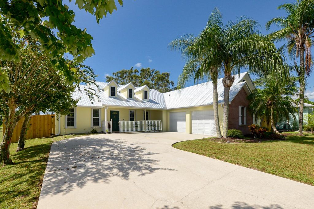 Photo of 4575 NW Gimlet Avenue, Port Saint Lucie, FL 34983 (MLS # R11015481)