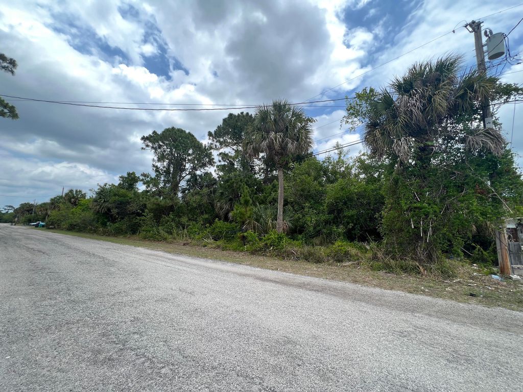 Photo of 0 W Dixie Boulevard, Fort Pierce, FL 34946 (MLS # R10988422)