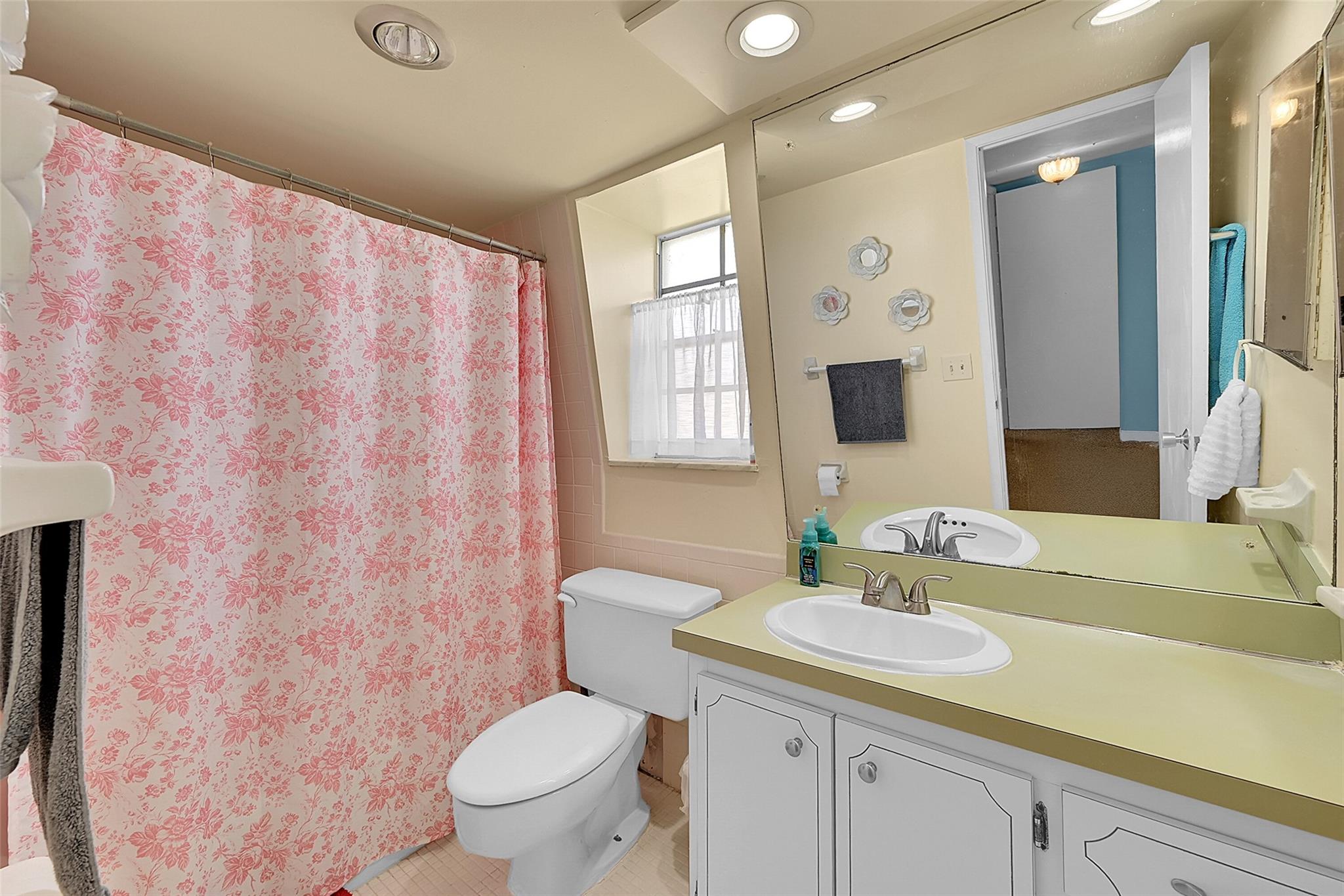 Briarwood Club Condo - Residential