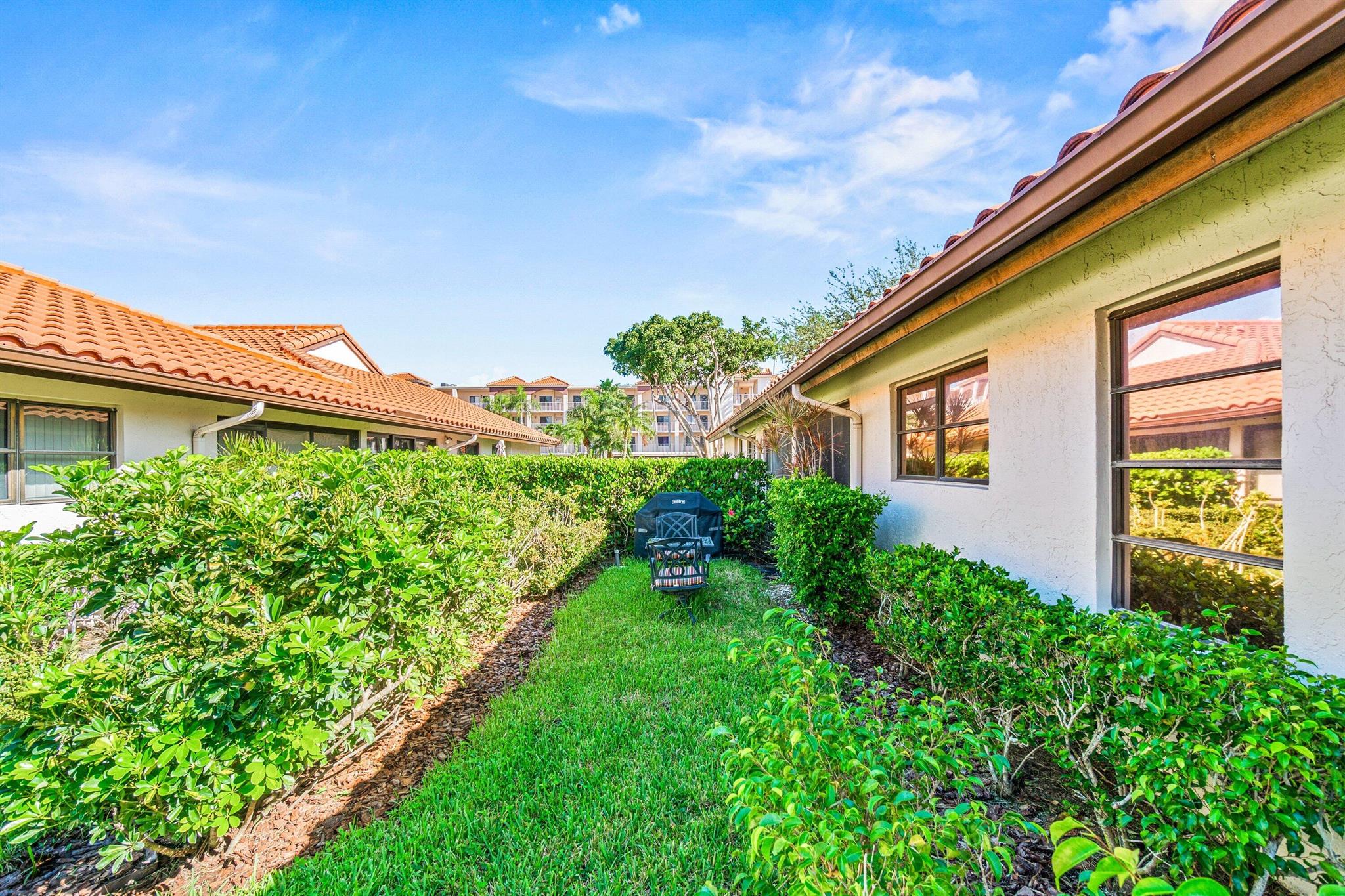 HUNTINGTON POINTE - Residential