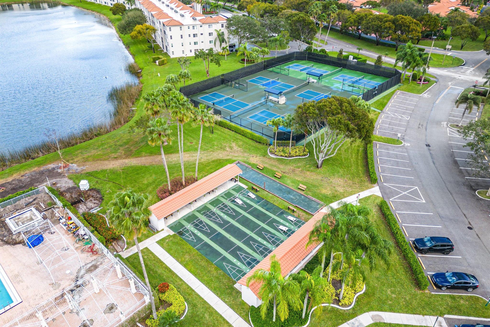 HUNTINGTON POINTE - Residential