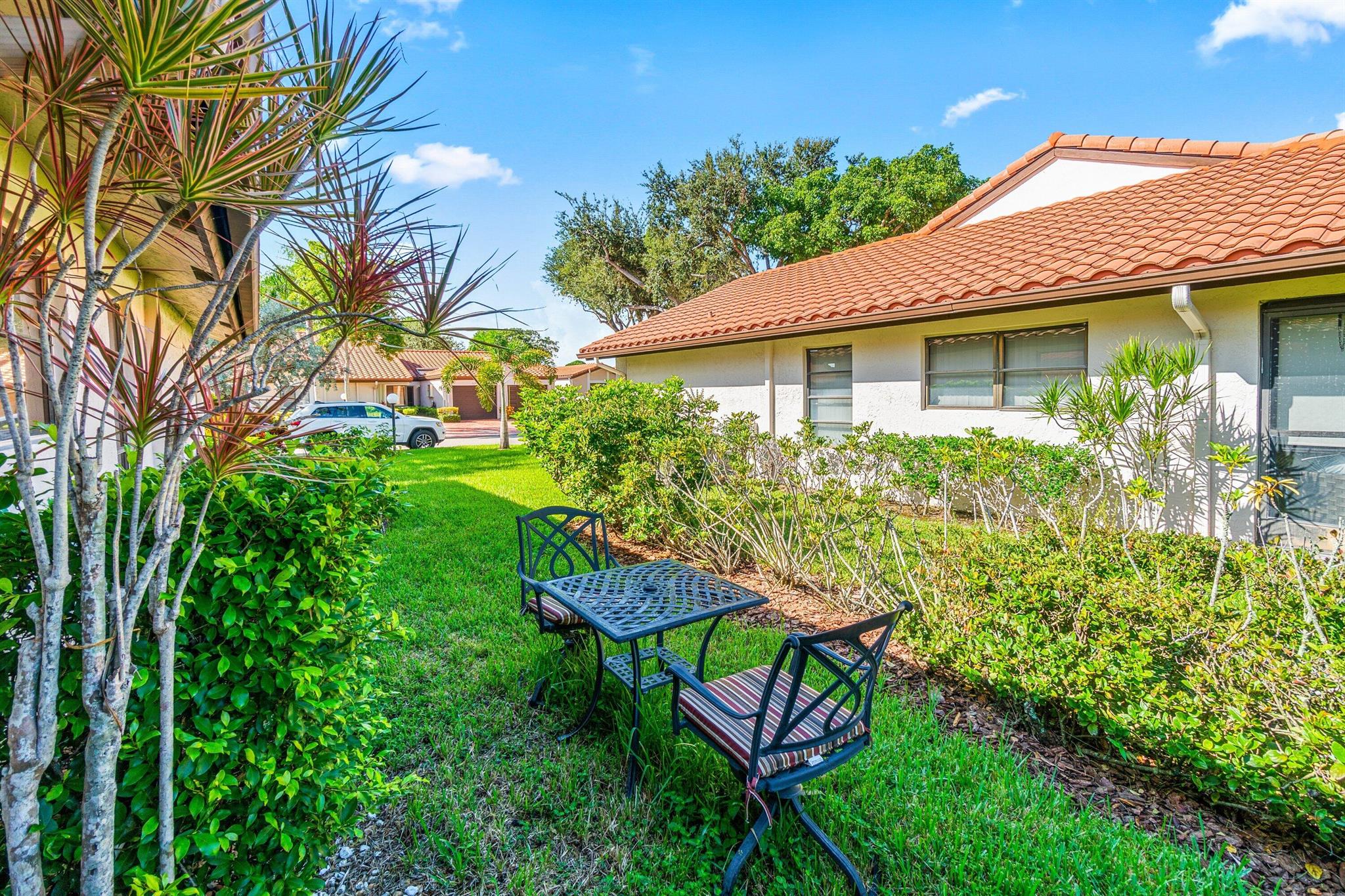 HUNTINGTON POINTE - Residential