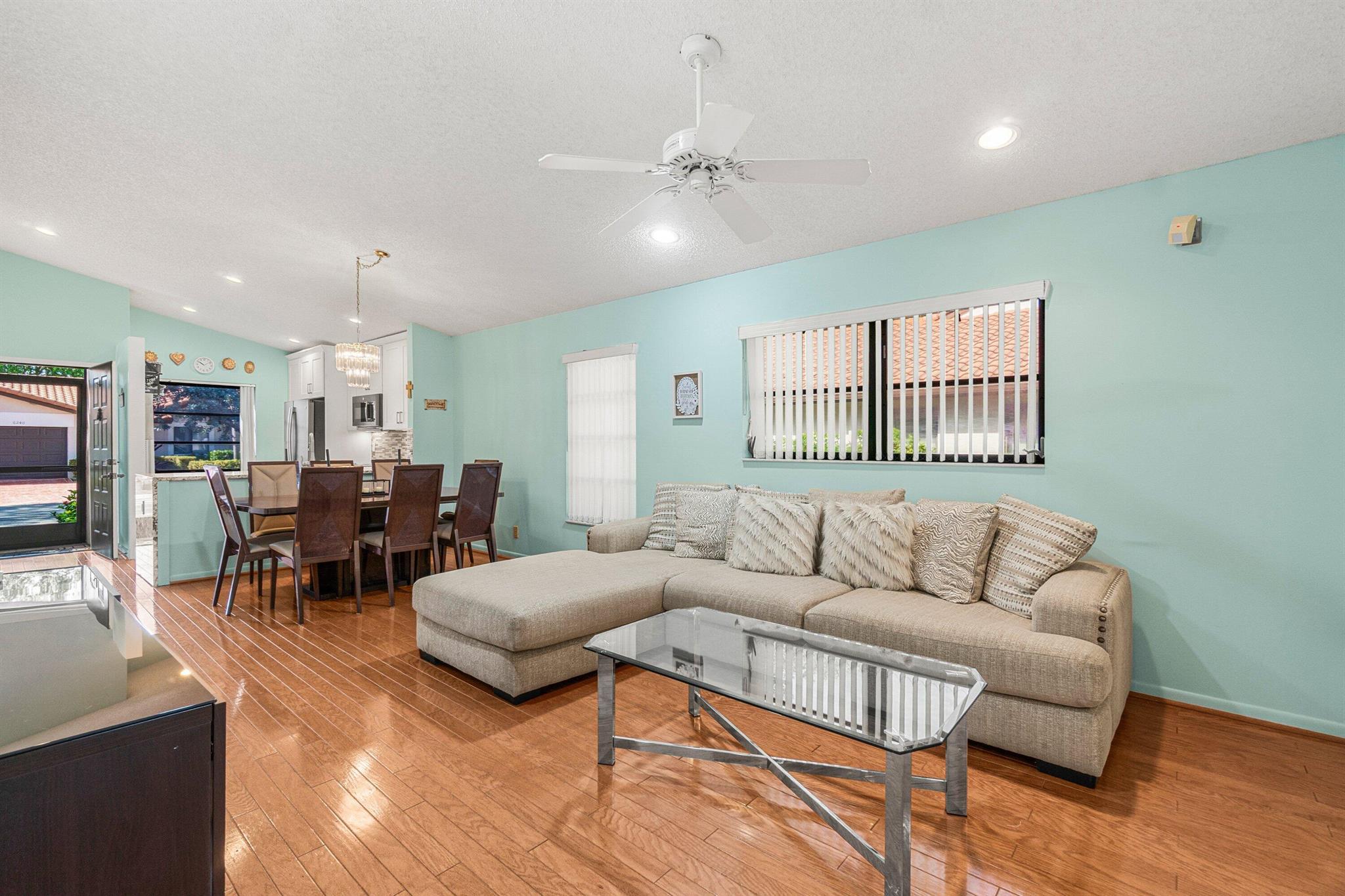 HUNTINGTON POINTE - Residential