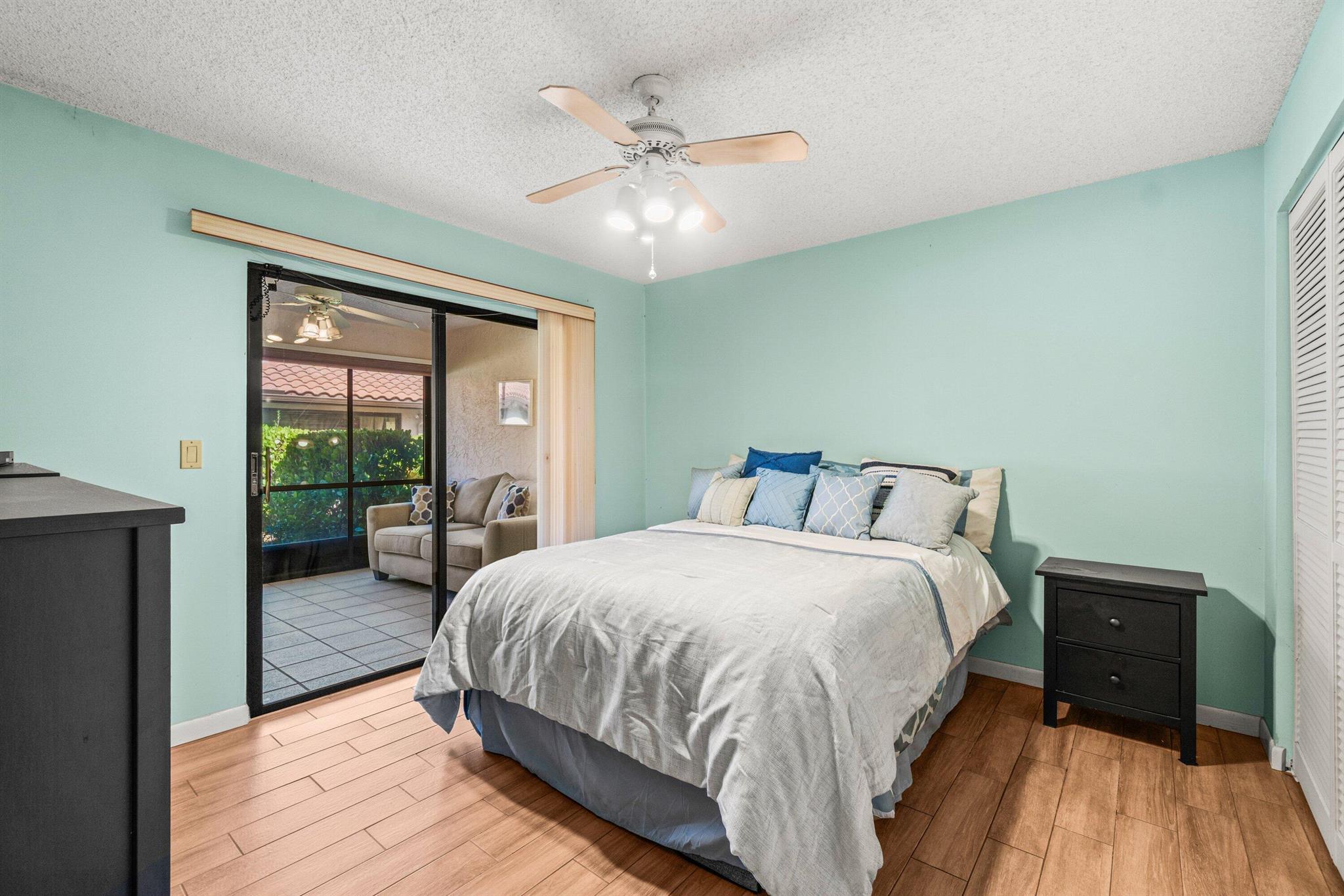 HUNTINGTON POINTE - Residential