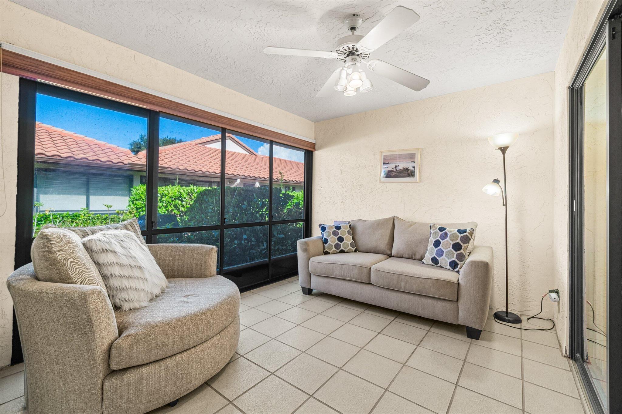 HUNTINGTON POINTE - Residential