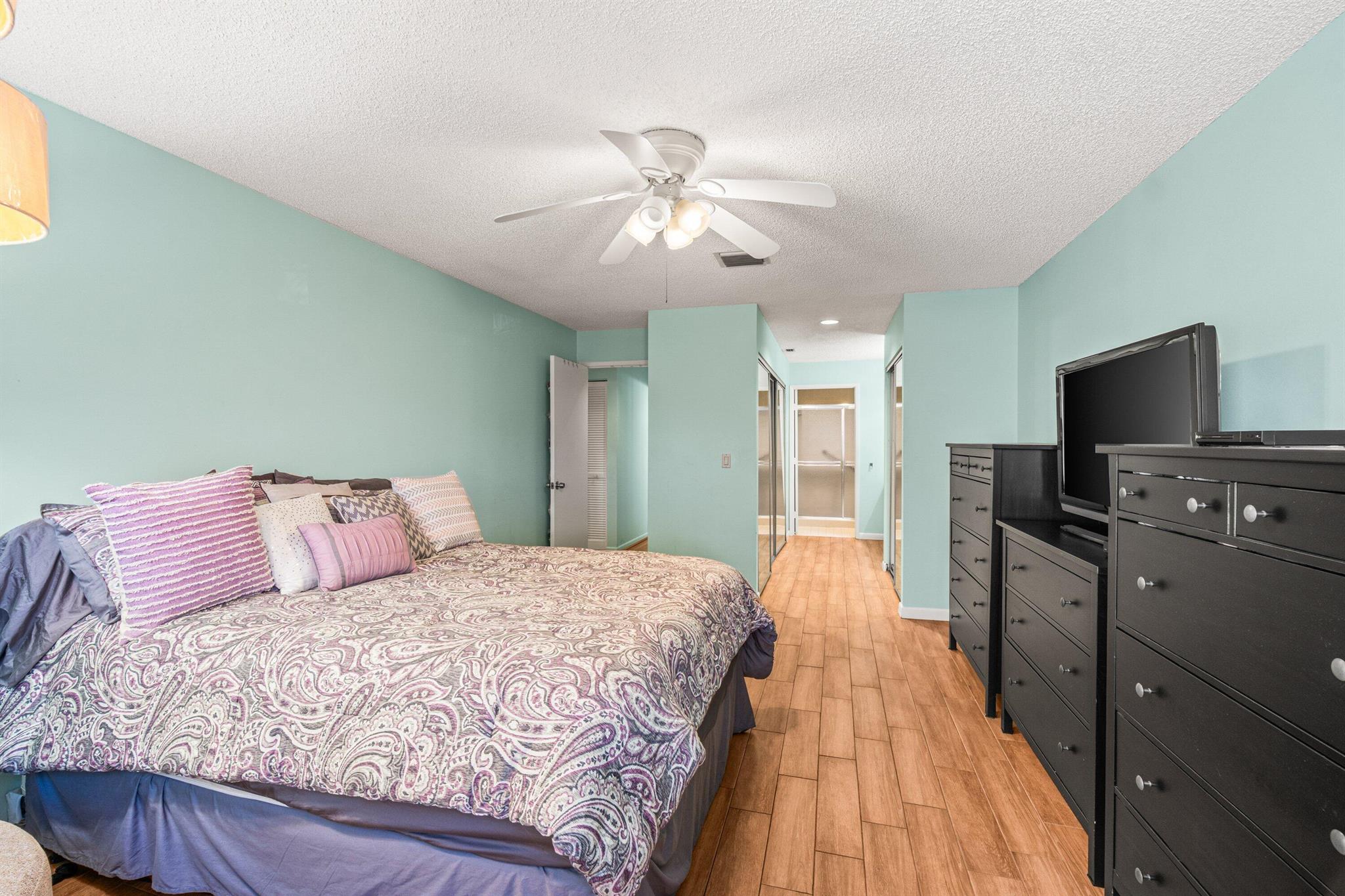 HUNTINGTON POINTE - Residential