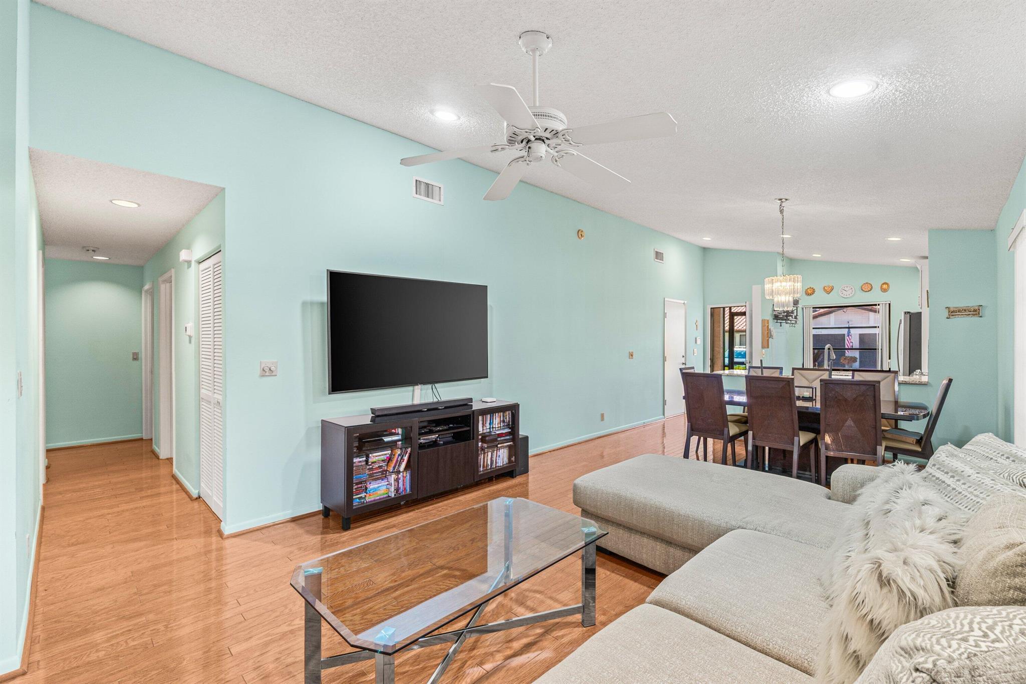 HUNTINGTON POINTE - Residential