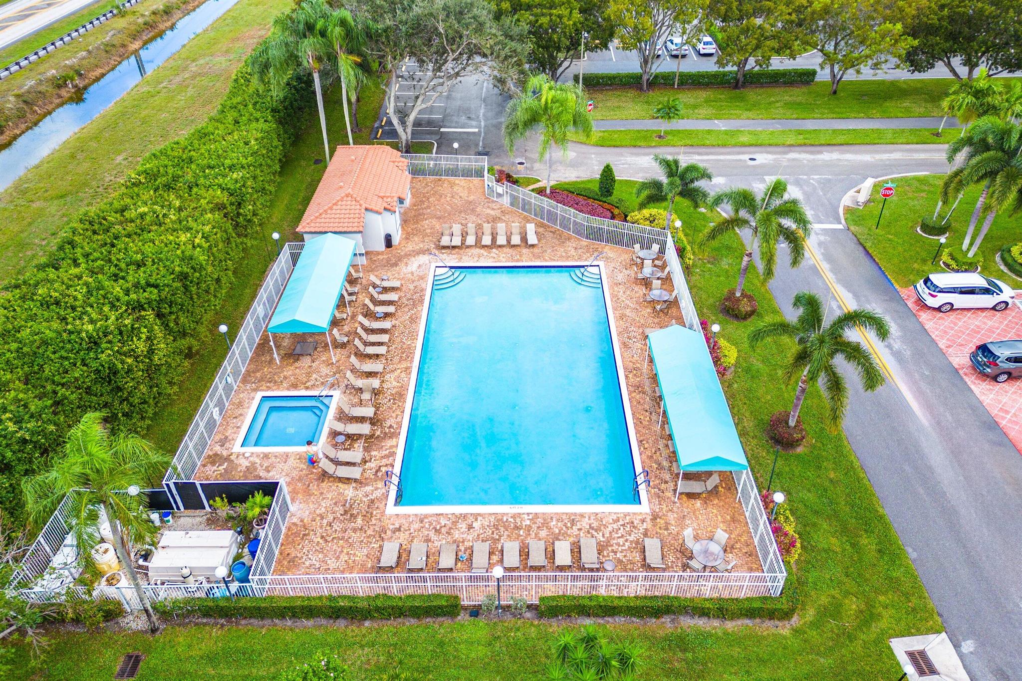 HUNTINGTON POINTE - Residential