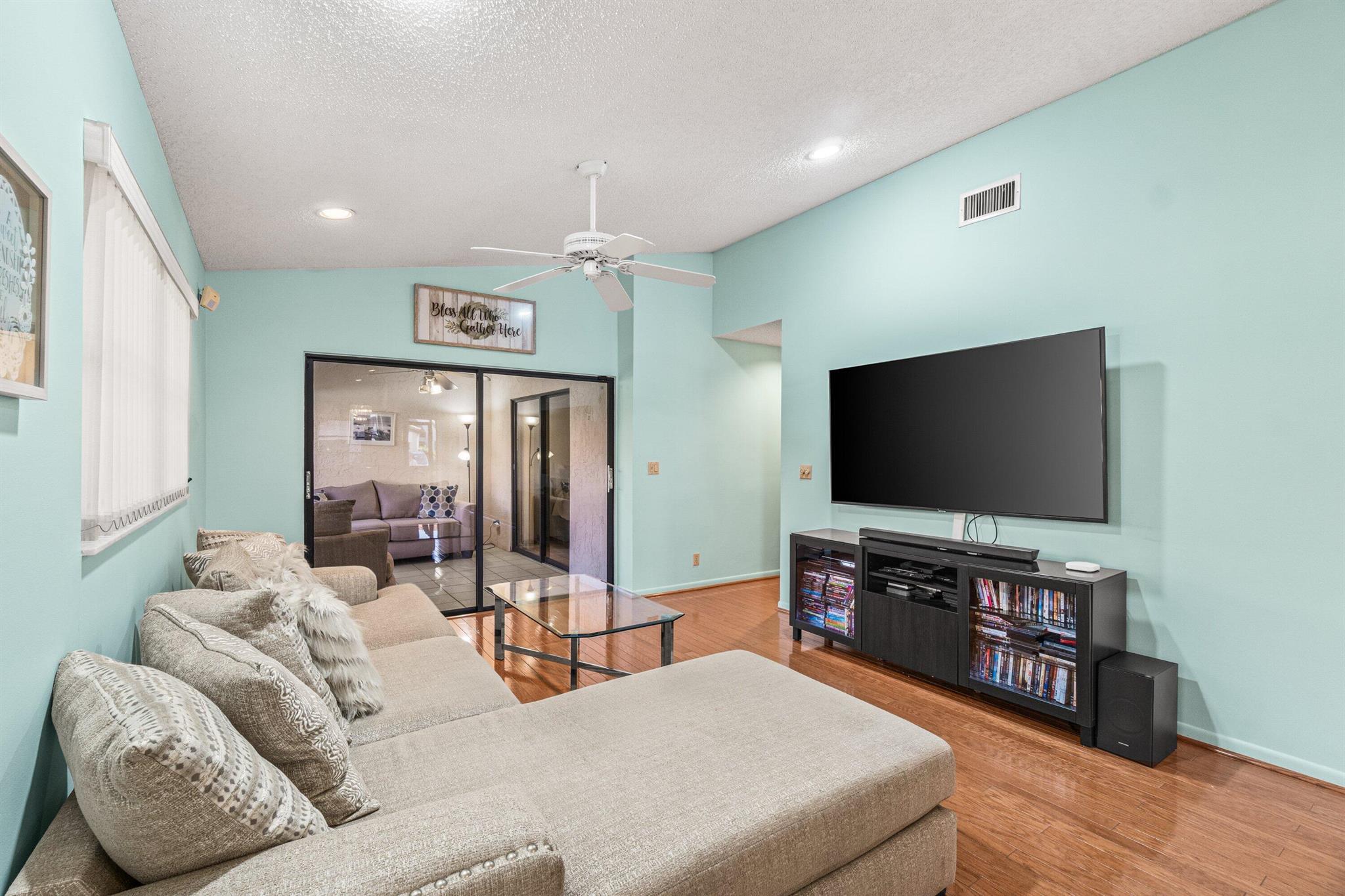 HUNTINGTON POINTE - Residential