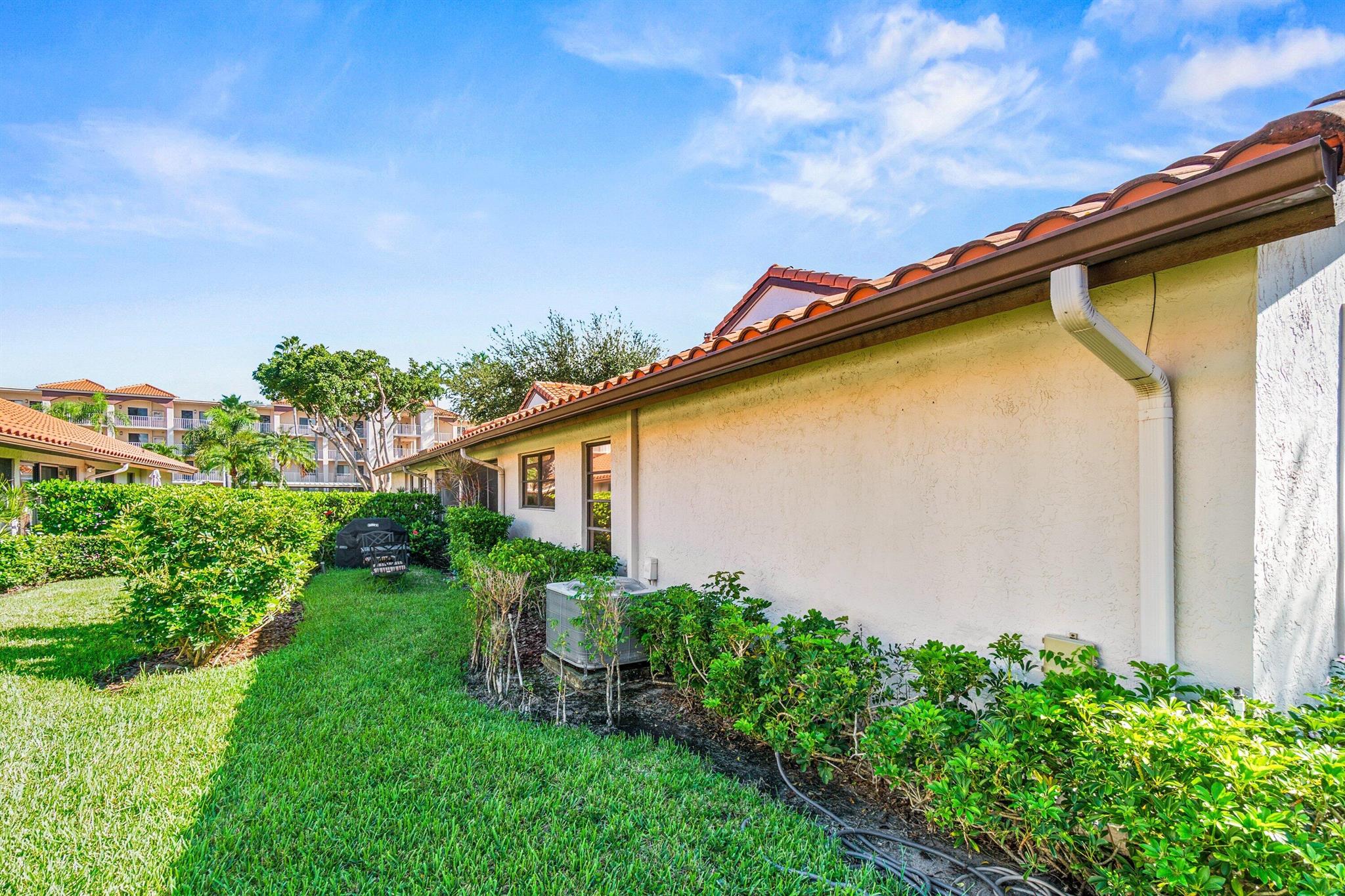 HUNTINGTON POINTE - Residential