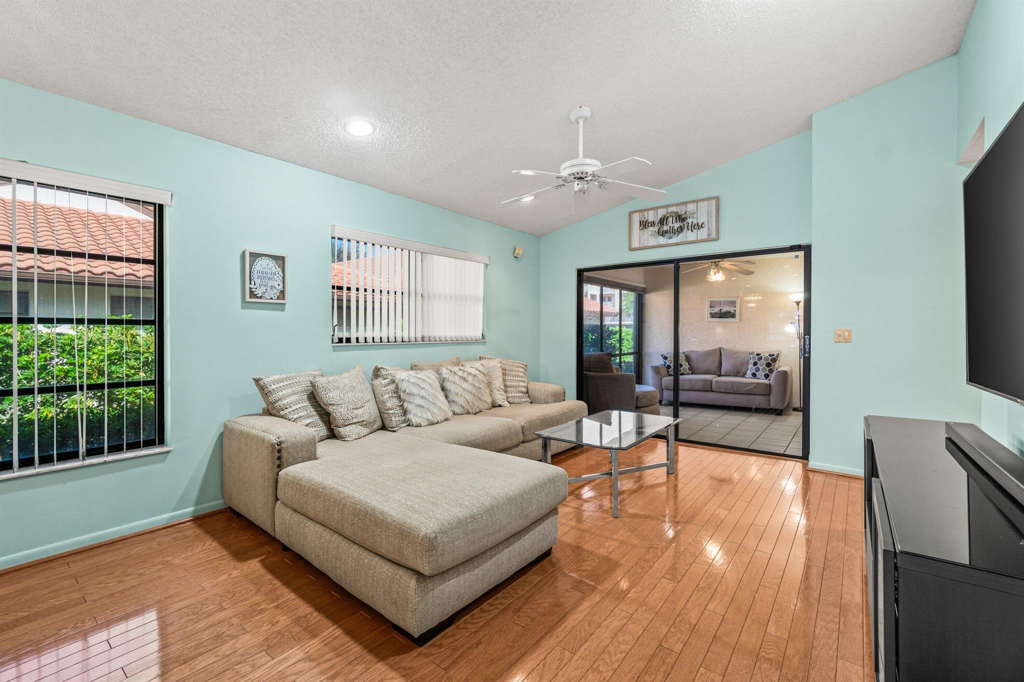 HUNTINGTON POINTE - Residential